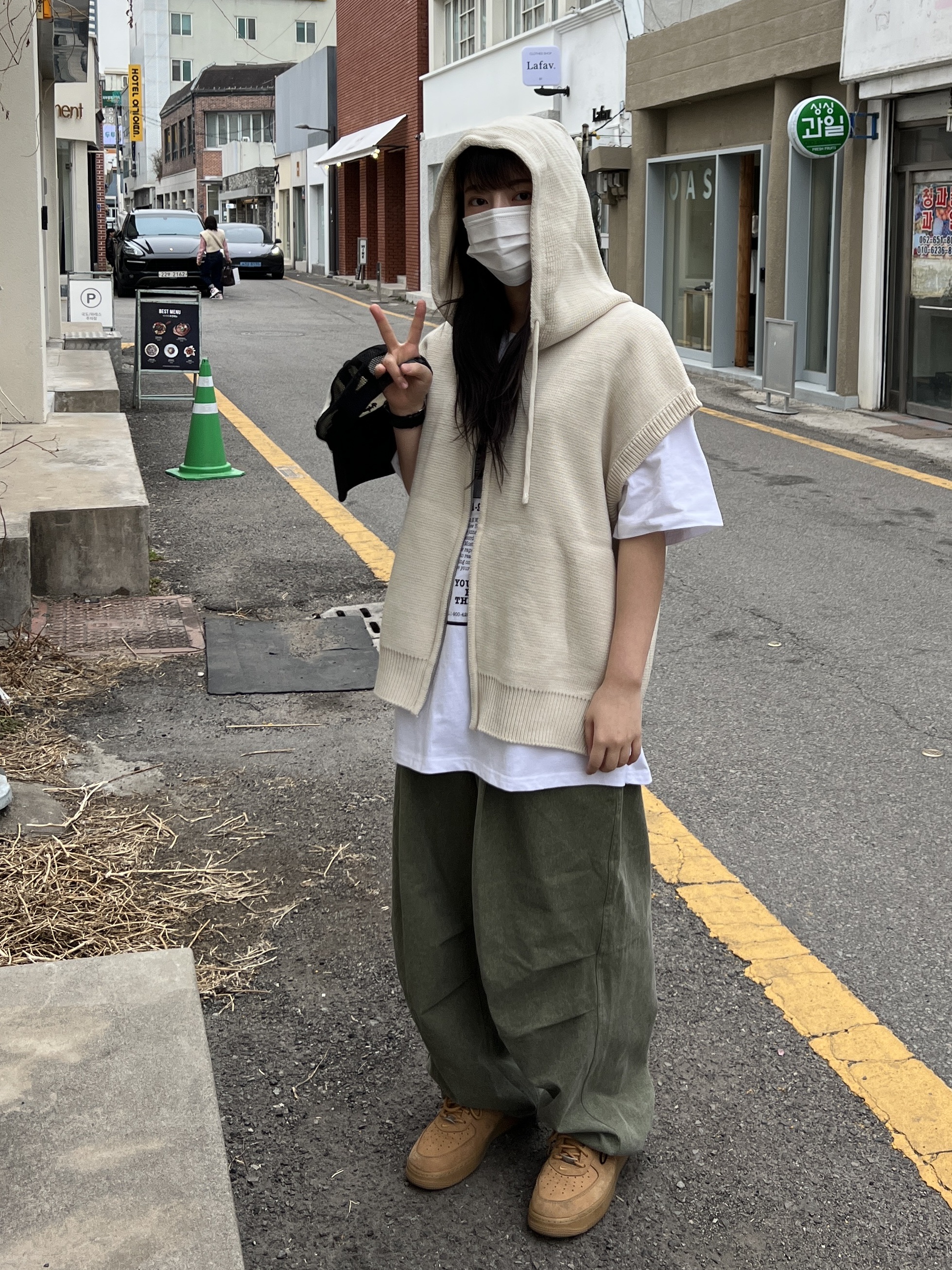 Apple AirPods Max Lightning Space Gray (Korean Ver.), Nike x Supreme Air Force 1 Low Flax 착용 스타일 - 2