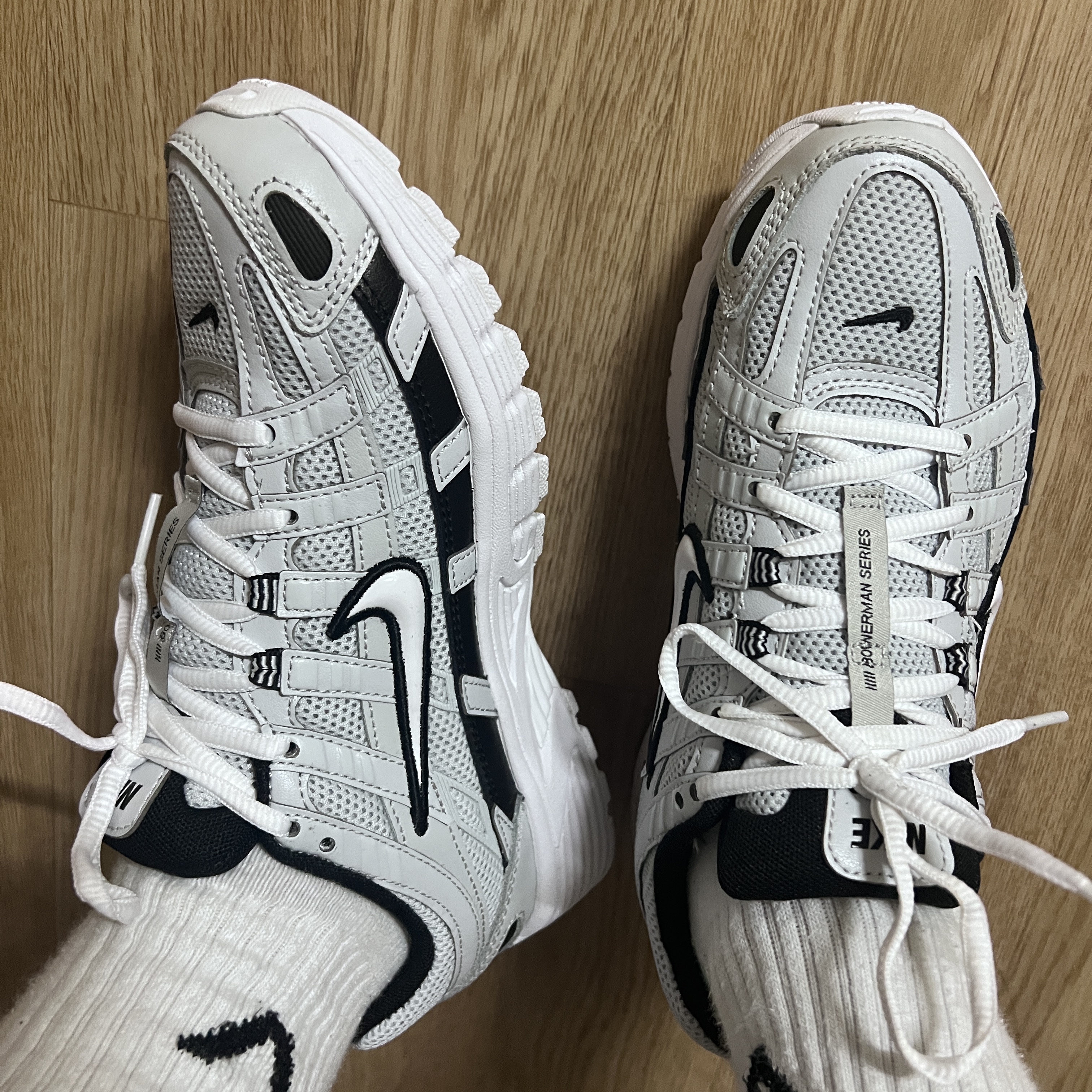 Nike P-6000 Pure Platinum 착용 스타일