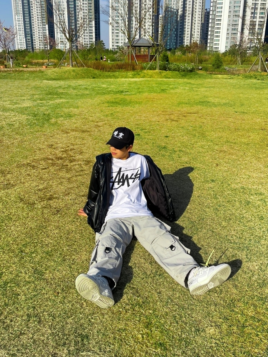 Nike x Off-White Dunk Low The 50 - Lot 46, Stussy Big Stock T-Shirt White 착용 스타일 - 1