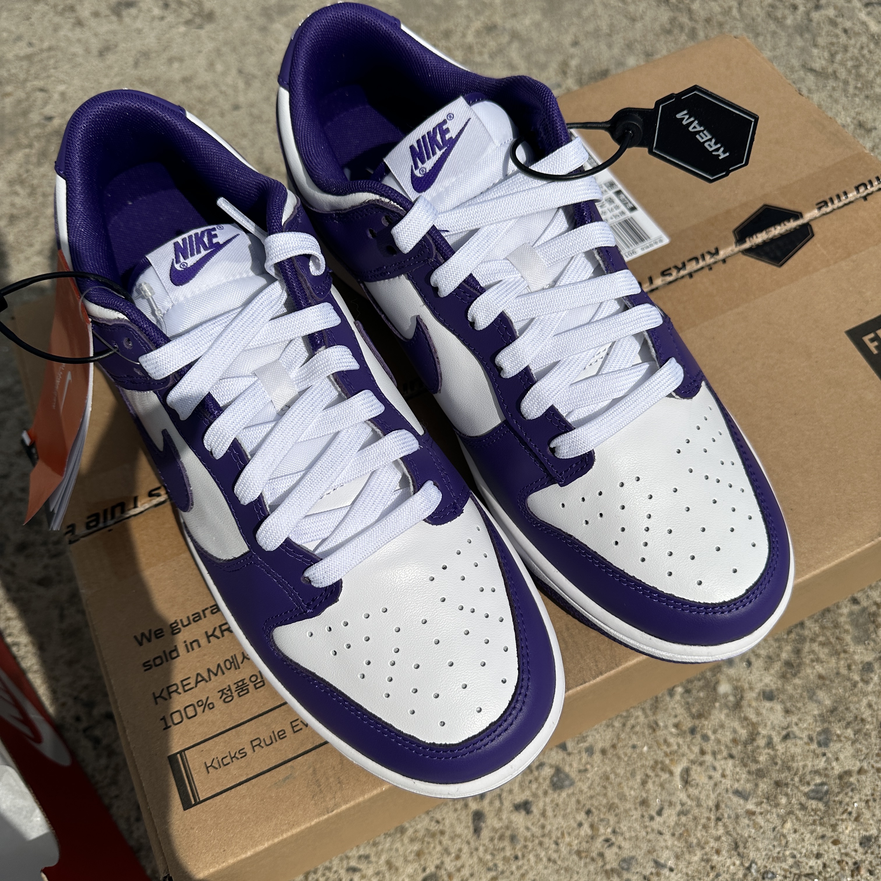 Nike Dunk Low Retro Championship Court Purple 착용 스타일