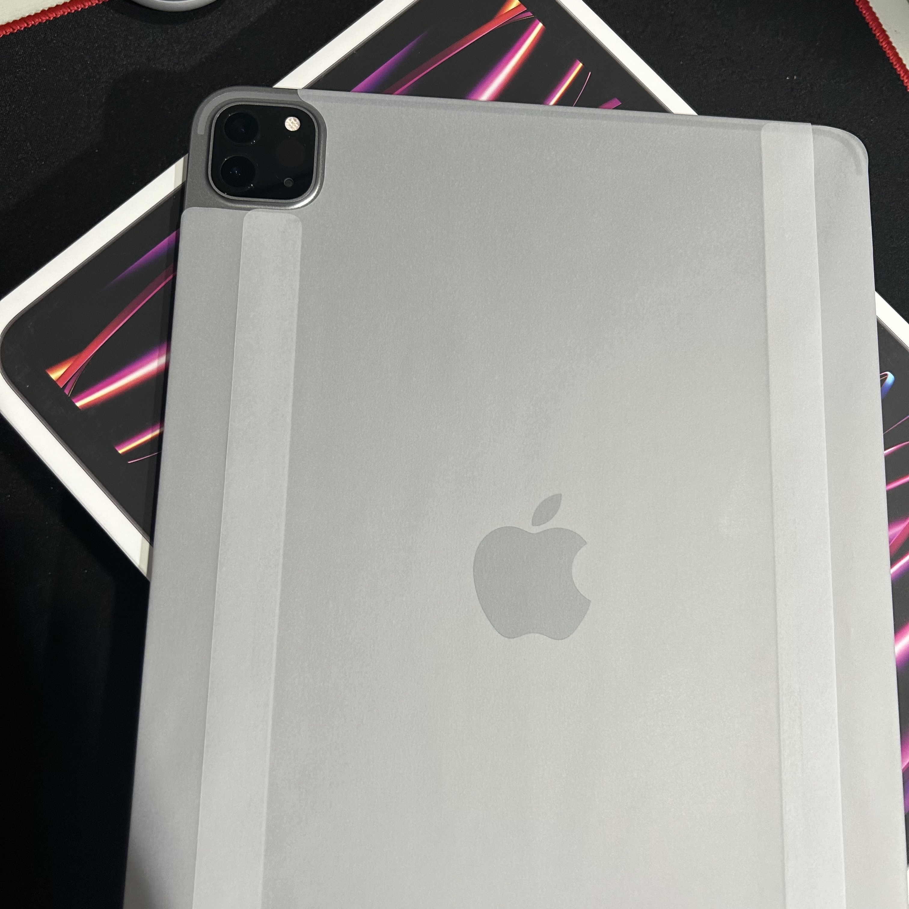 Apple iPad Pro 4th Gen 11-inch Wifi 128GB Space Gray (Korean Ver.) 착용 스타일