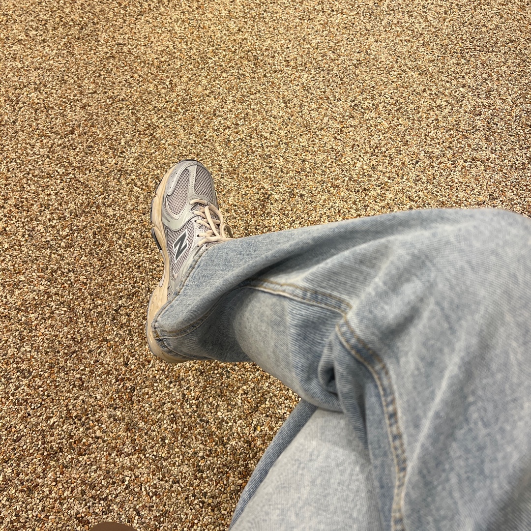 New Balance 530 Vintage Metallic Silver 착용 스타일
