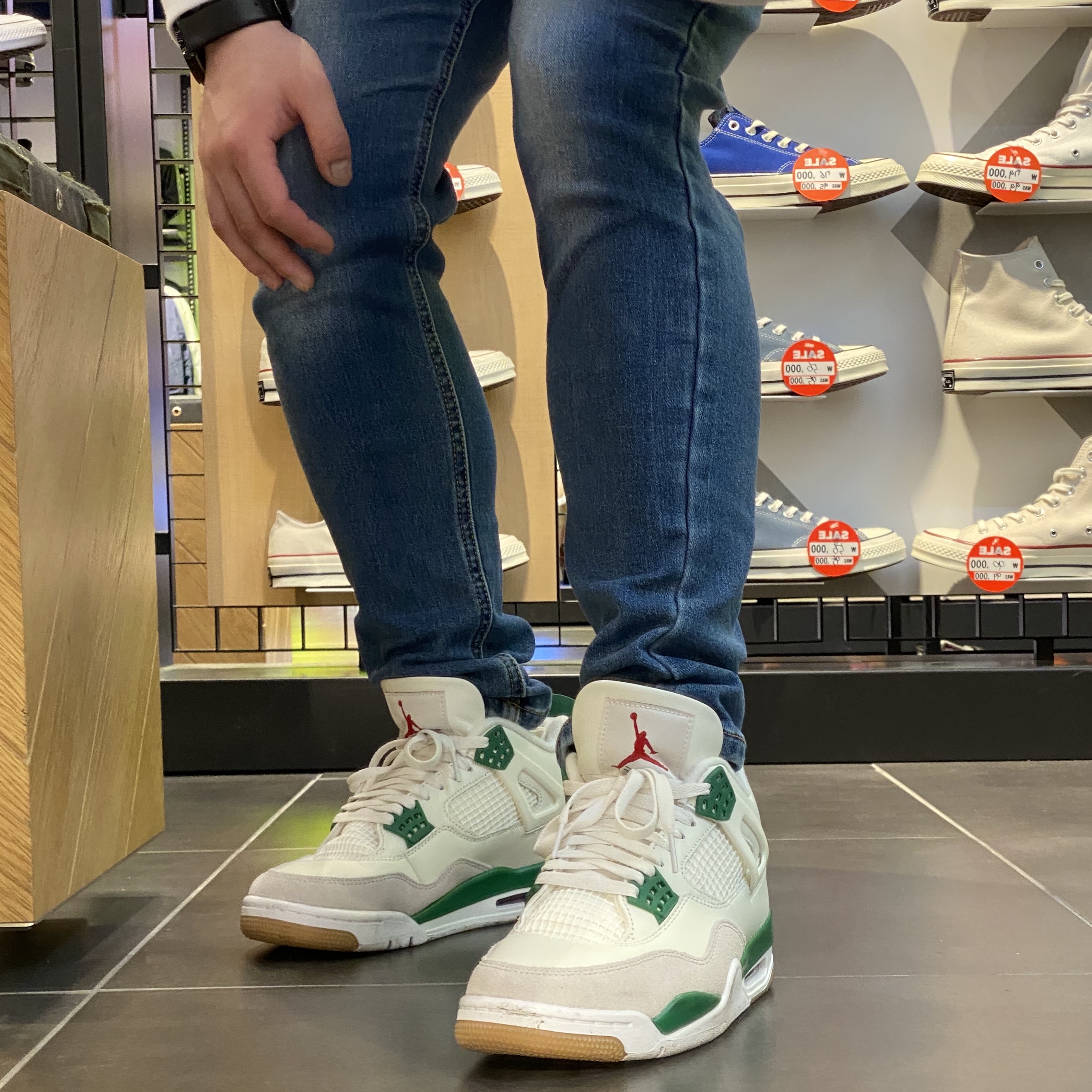 Jordan 4 x Nike SB Retro SP Pine Green 착용 스타일 - 3