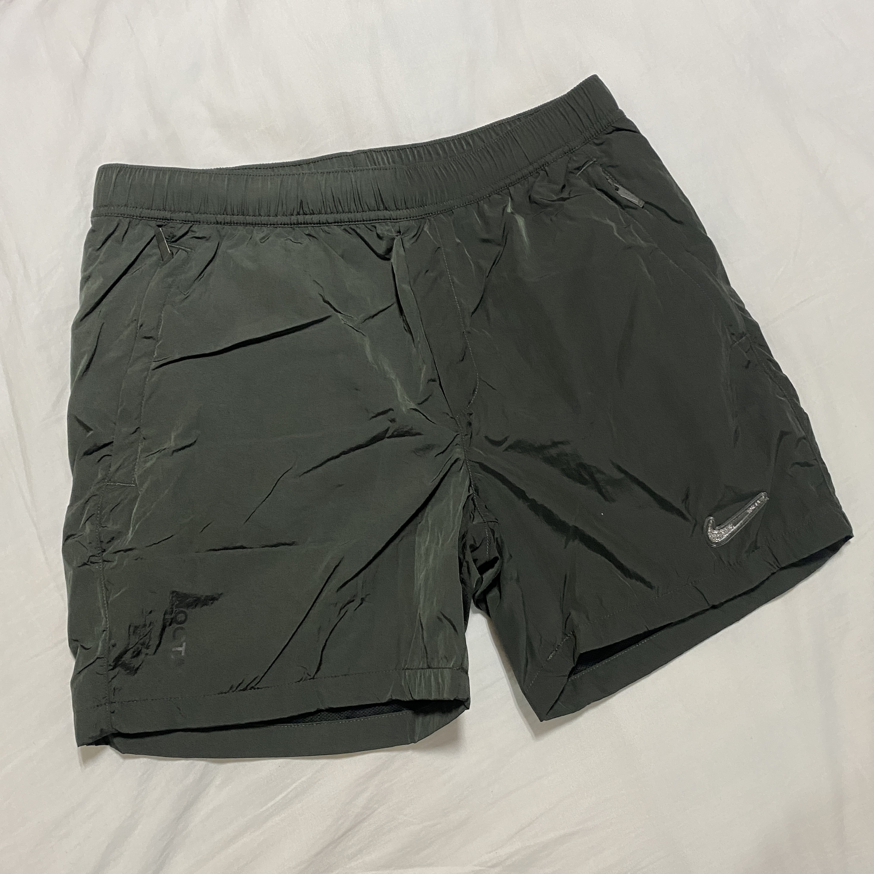Nike x Drake Nocta Shorts Sequoia (DR2628-355) 착용 스타일 - 2