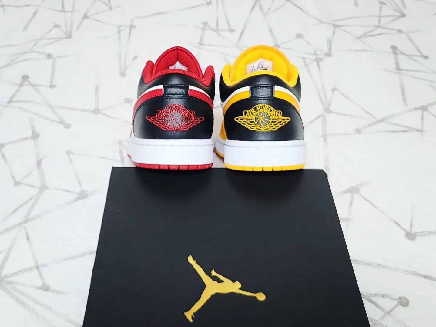 Jordan 1 Low White Gym Red Black, Jordan 1 Low Taxi 착용 스타일 - 5