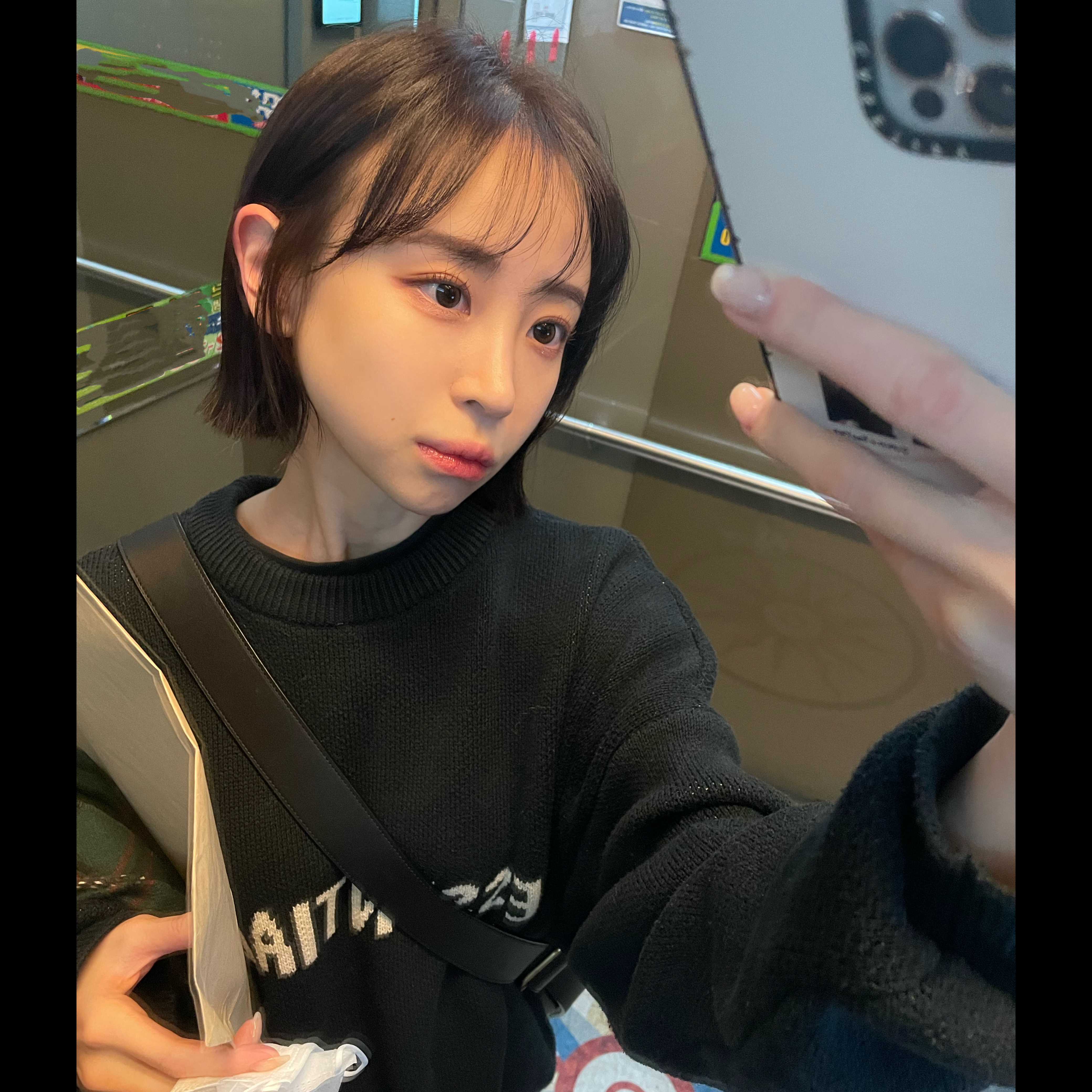 Essentials Knit Sweater Black 2020 착용 스타일