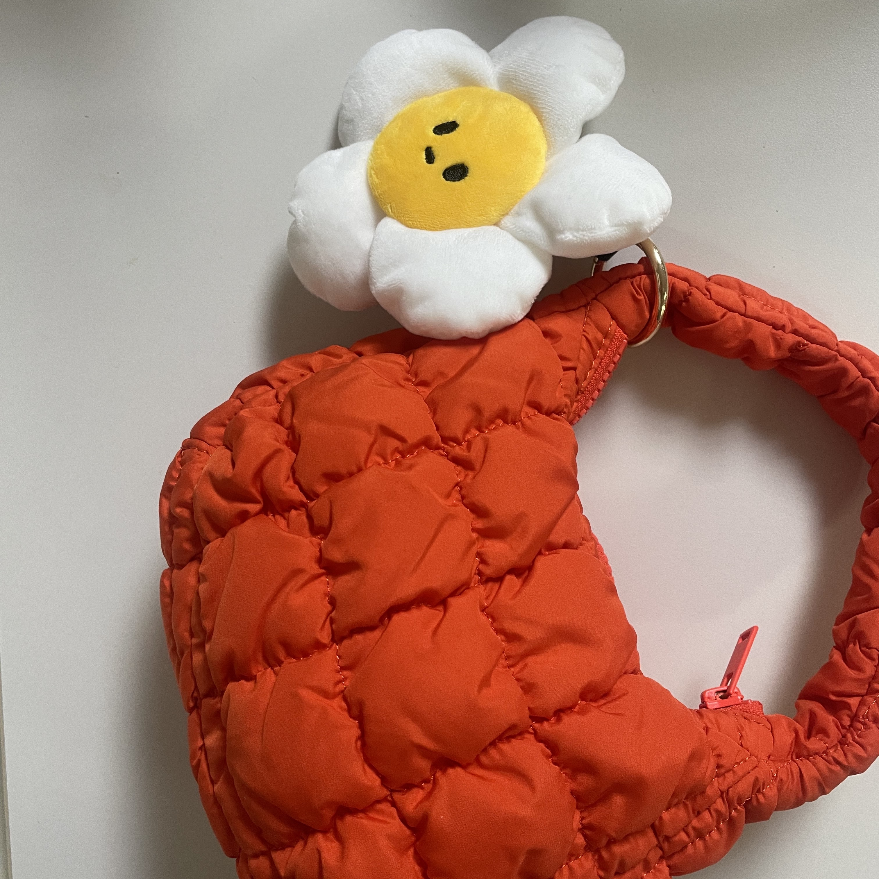 COS Quilted Micro Bag Orange 착용 스타일