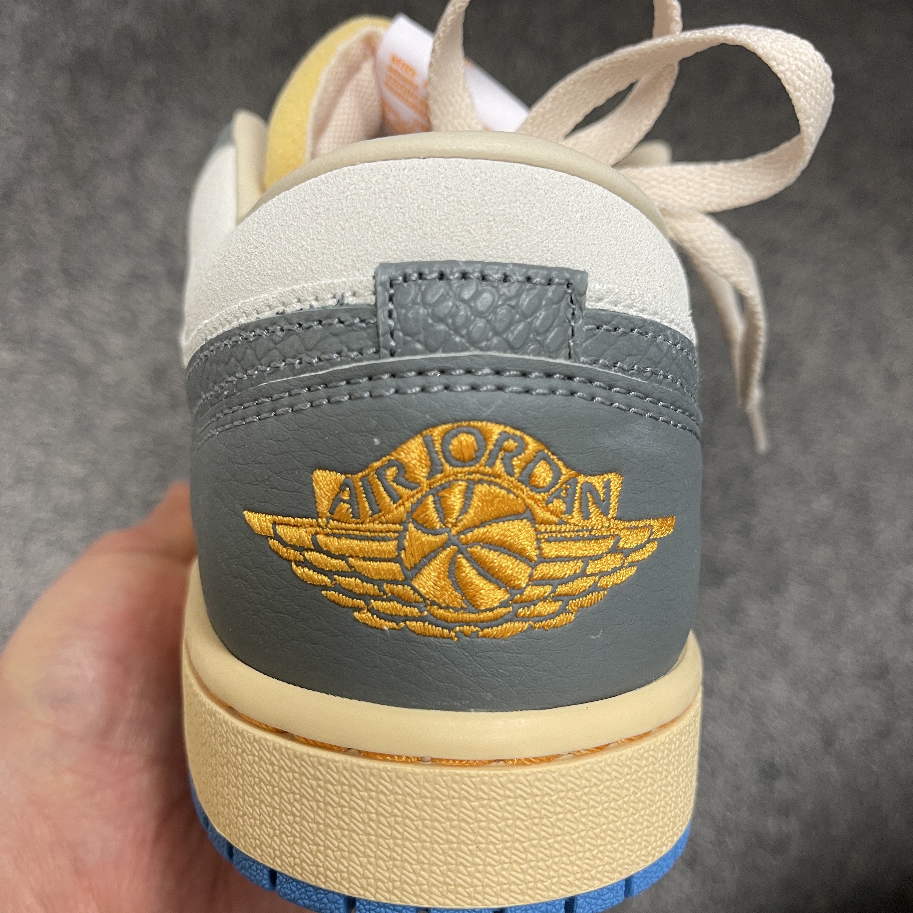 Jordan 1 Low SE Tokyo 96 착용 스타일 - 2