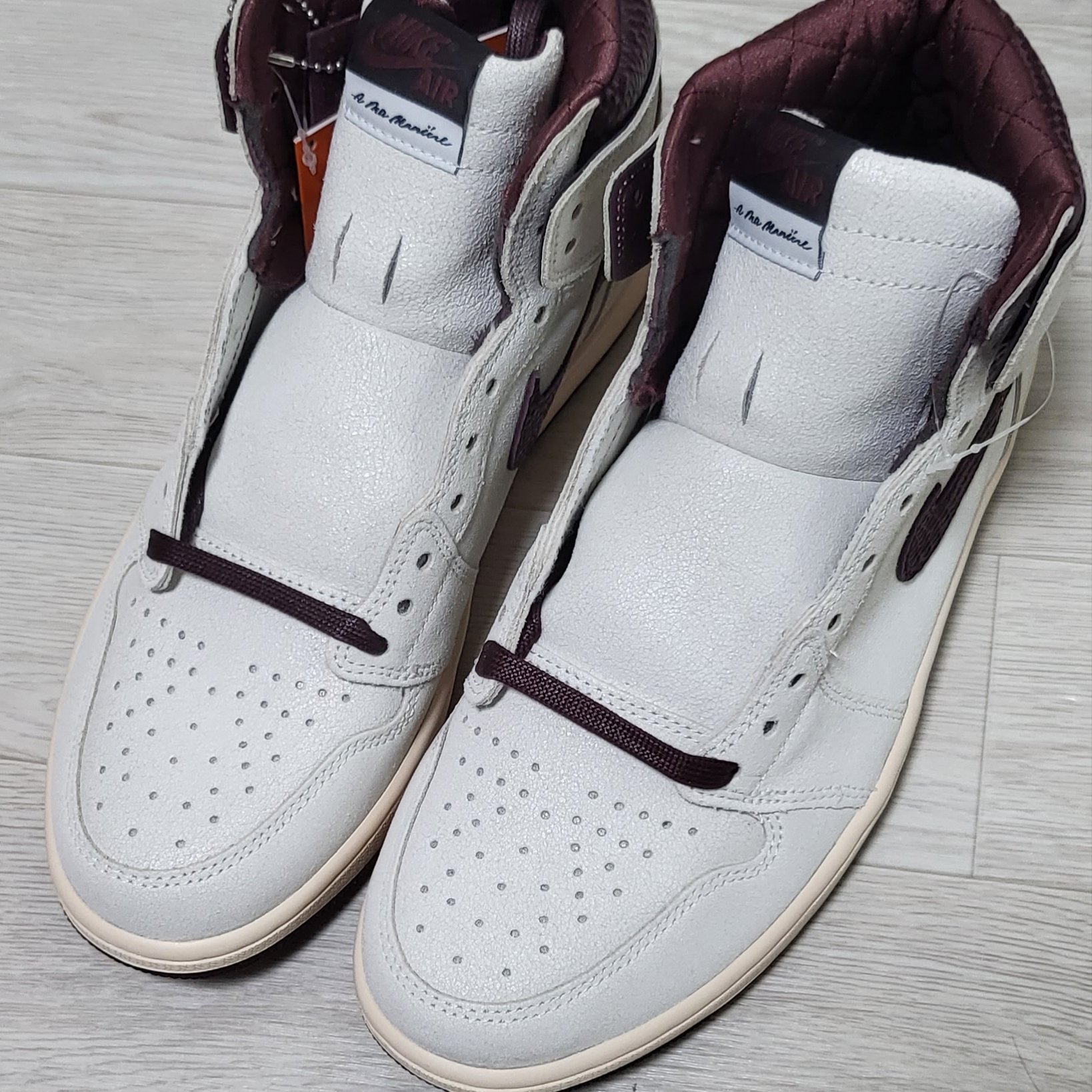 Jordan 4 x A Ma Maniere Retro Violet Ore, Jordan 1 x A Ma Maniere Retro High OG SP Sail and Burgundy 착용 스타일 - 2