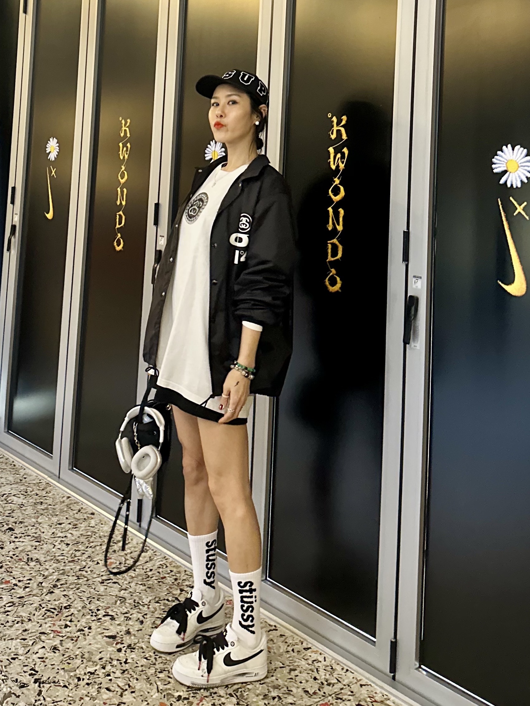 Stussy Helvetica Crew Socks White Black, Nike x Peaceminusone Air Force 1 Low Para-Noise 2.0 착용 스타일 - 4