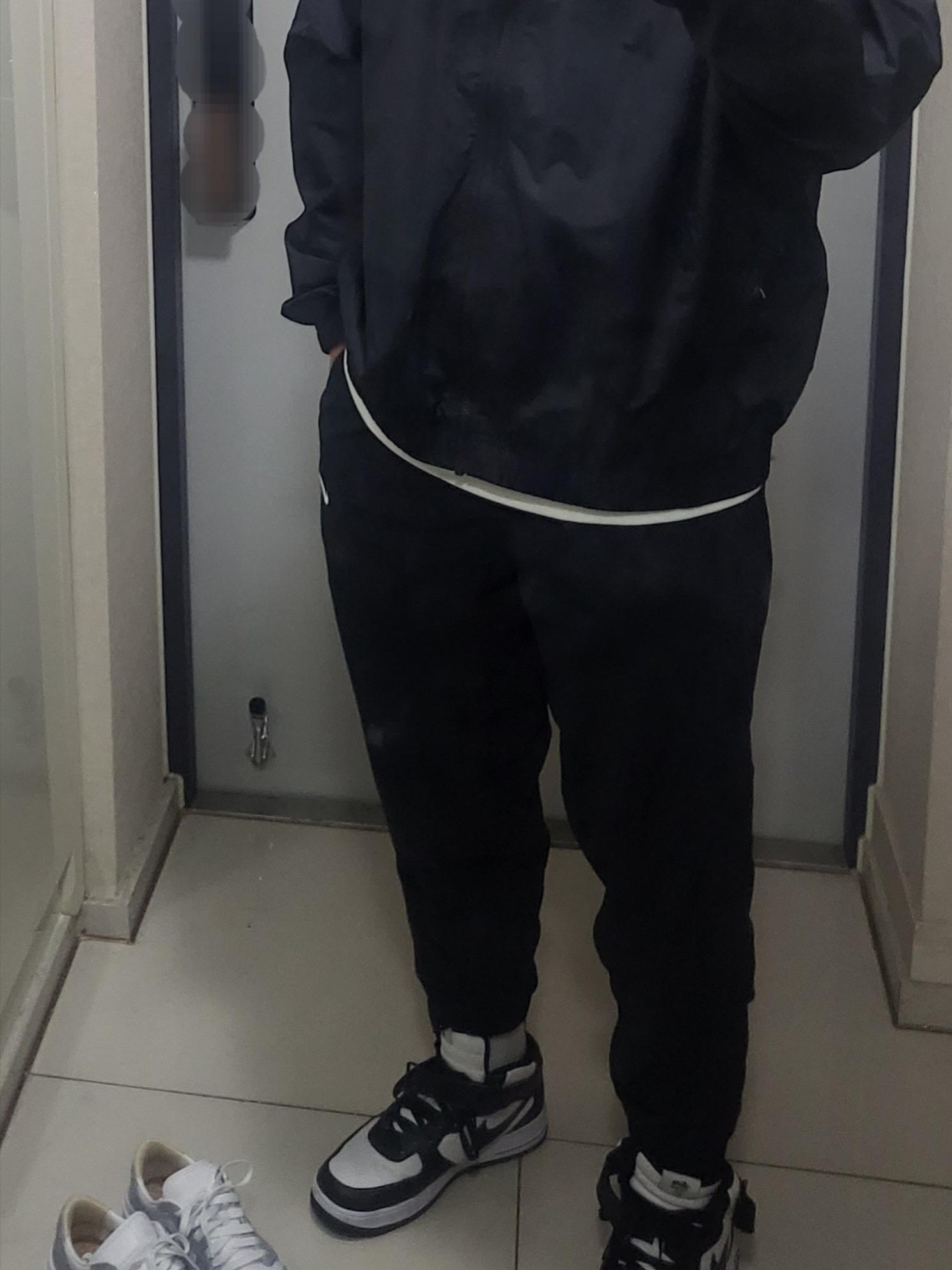 Nike ACG Heritage 86 Cap Black Light Smoke Grey, Nike NRG Solo Swoosh Woven Track Jacket Black - Asia 착용 스타일 - 2
