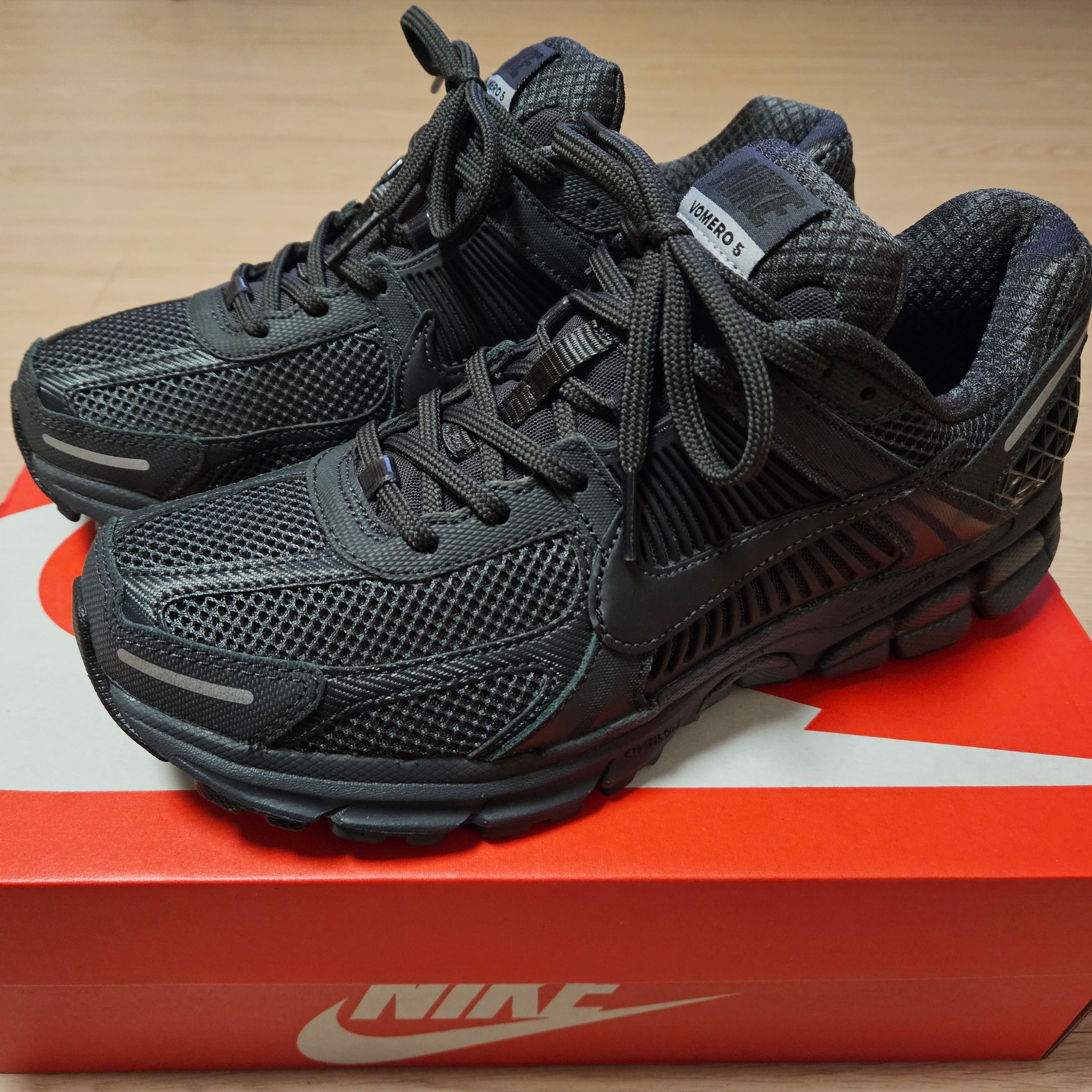Nike Zoom Vomero 5 SP Anthracite 2023 착용 스타일