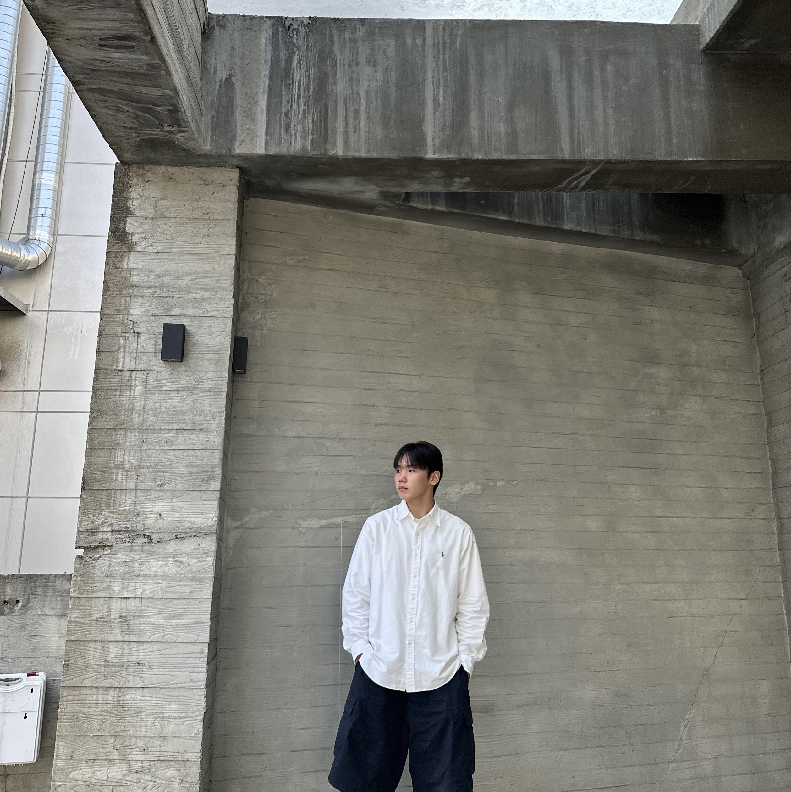 [30% 적립] Polo Ralph Lauren Classic Fit Garment Dyed Oxford Shirt White 착용 스타일 - 3