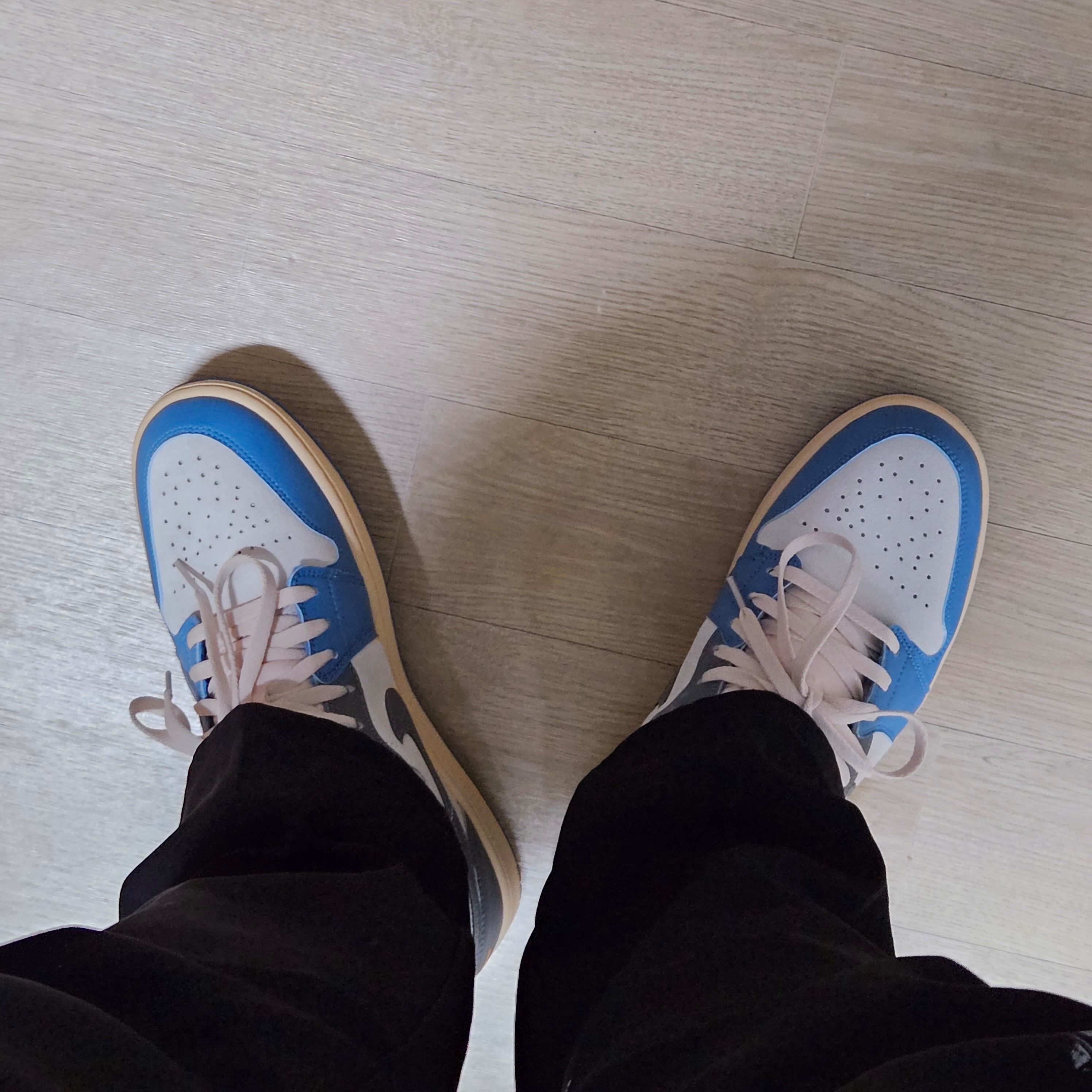 Jordan 1 Low SE Tokyo 96 착용 스타일 - 1