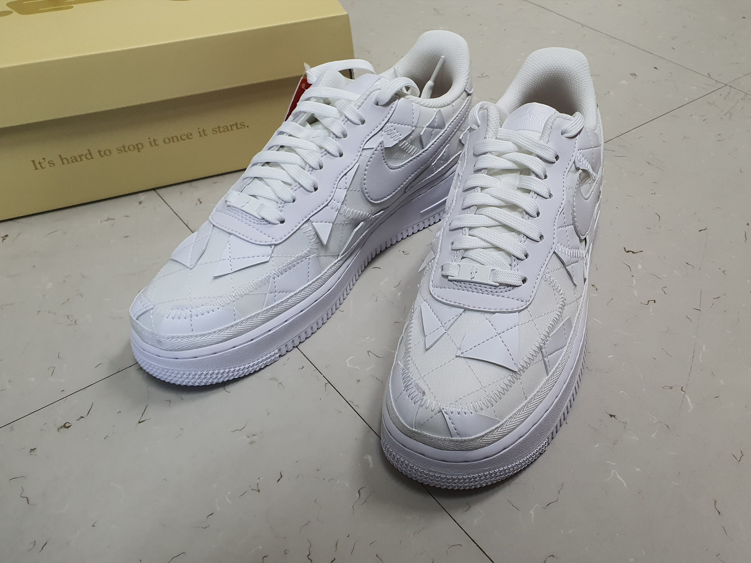 Nike x Billie Eilish Air Force 1 Low SP Triple White 착용 스타일 - 2