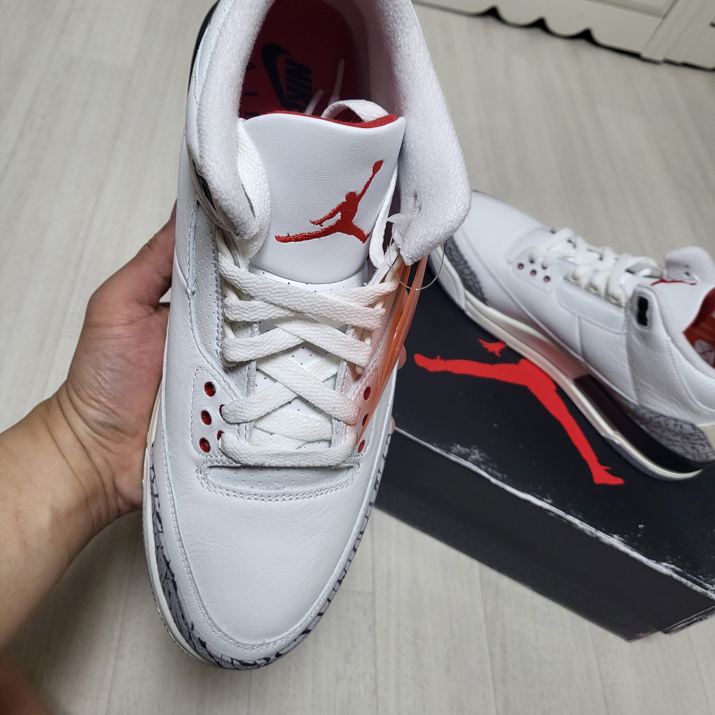 Jordan 3 Retro White Cement Reimagined 착용 스타일 - 5