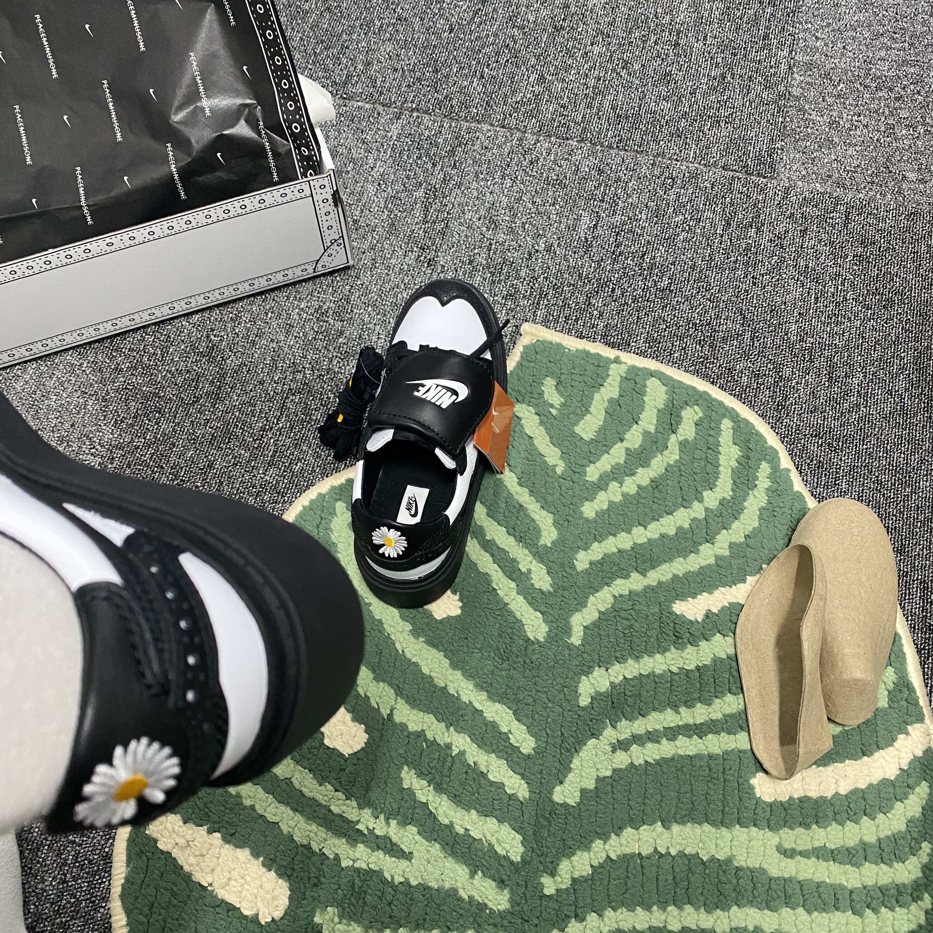 Nike x Peaceminusone Kwondo1 Black and White 착용 스타일 - 3