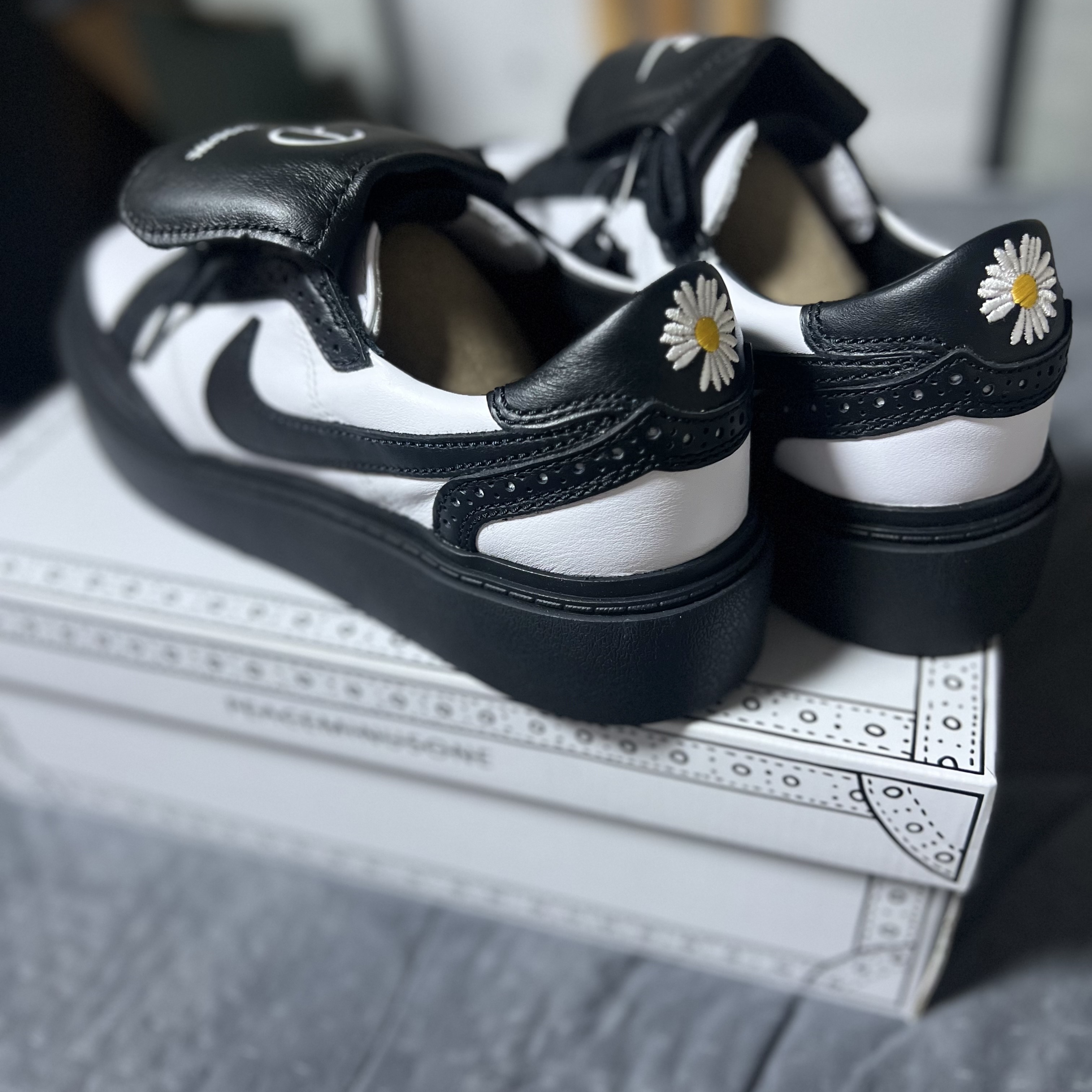 Nike x Peaceminusone Kwondo1 Black and White 착용 스타일 - 2