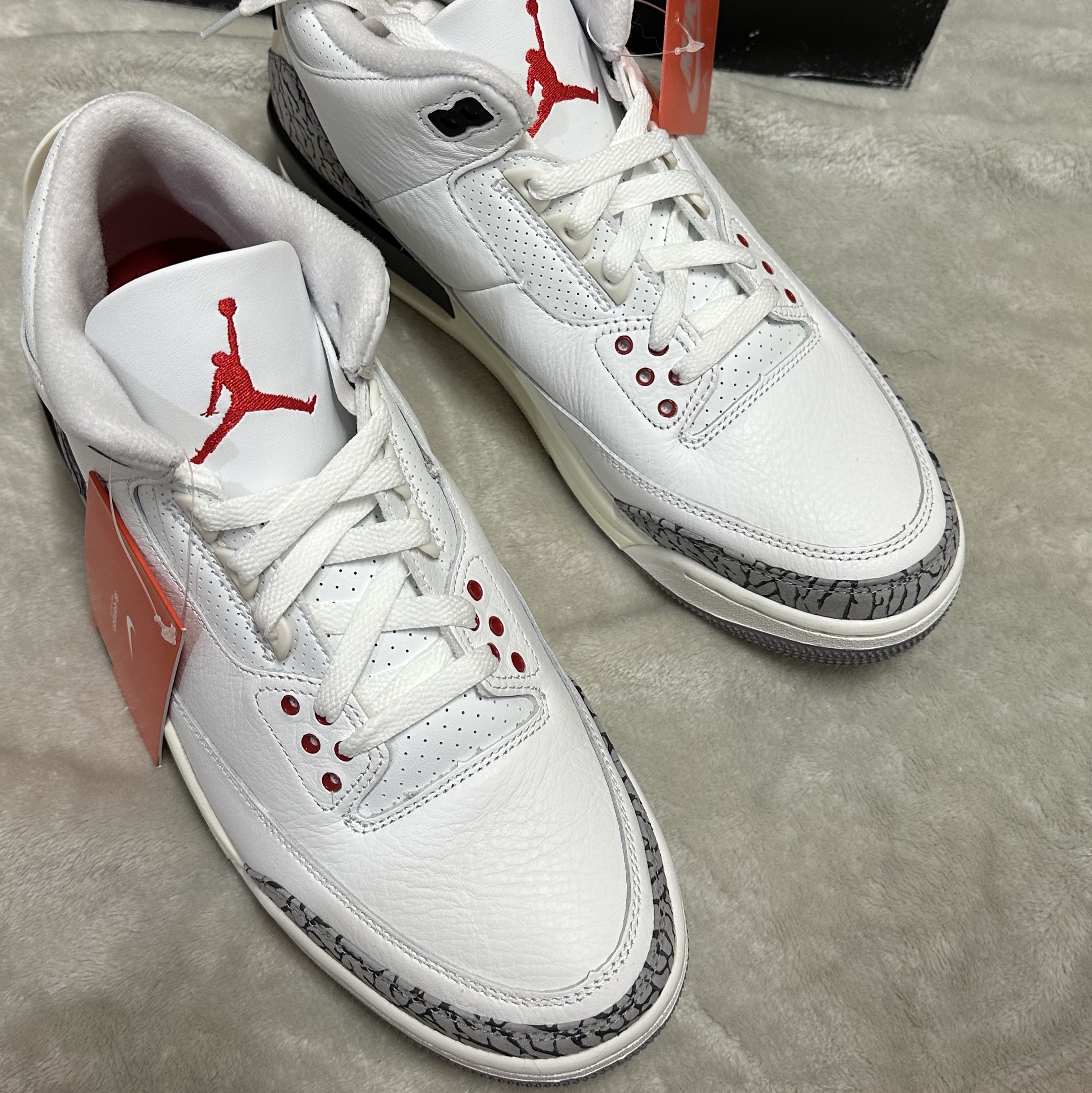 Jordan 3 Retro White Cement Reimagined 착용 스타일 - 1