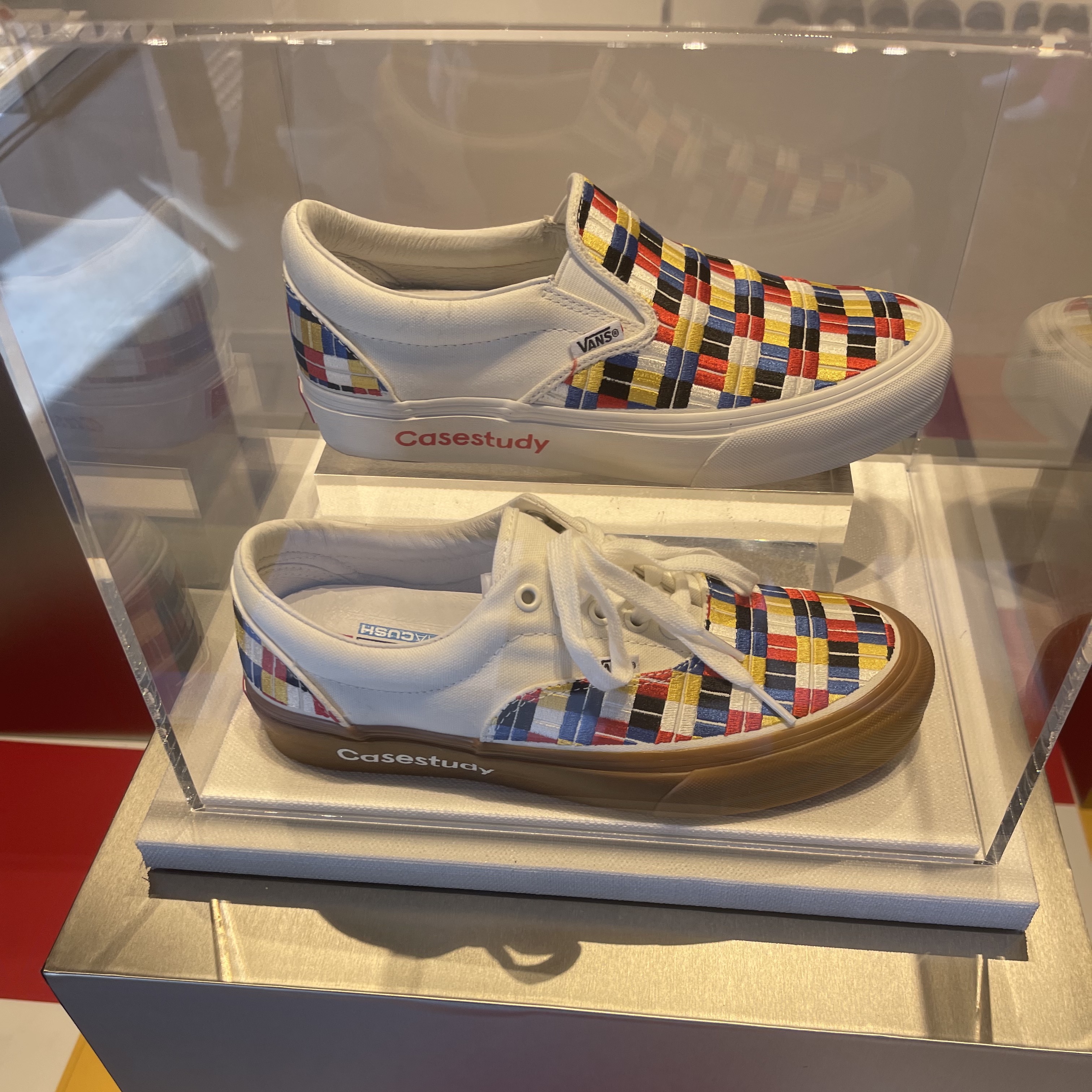 Vans Vault x Casestudy Classic Slip-On LX Marshmallow Multi 착용 스타일