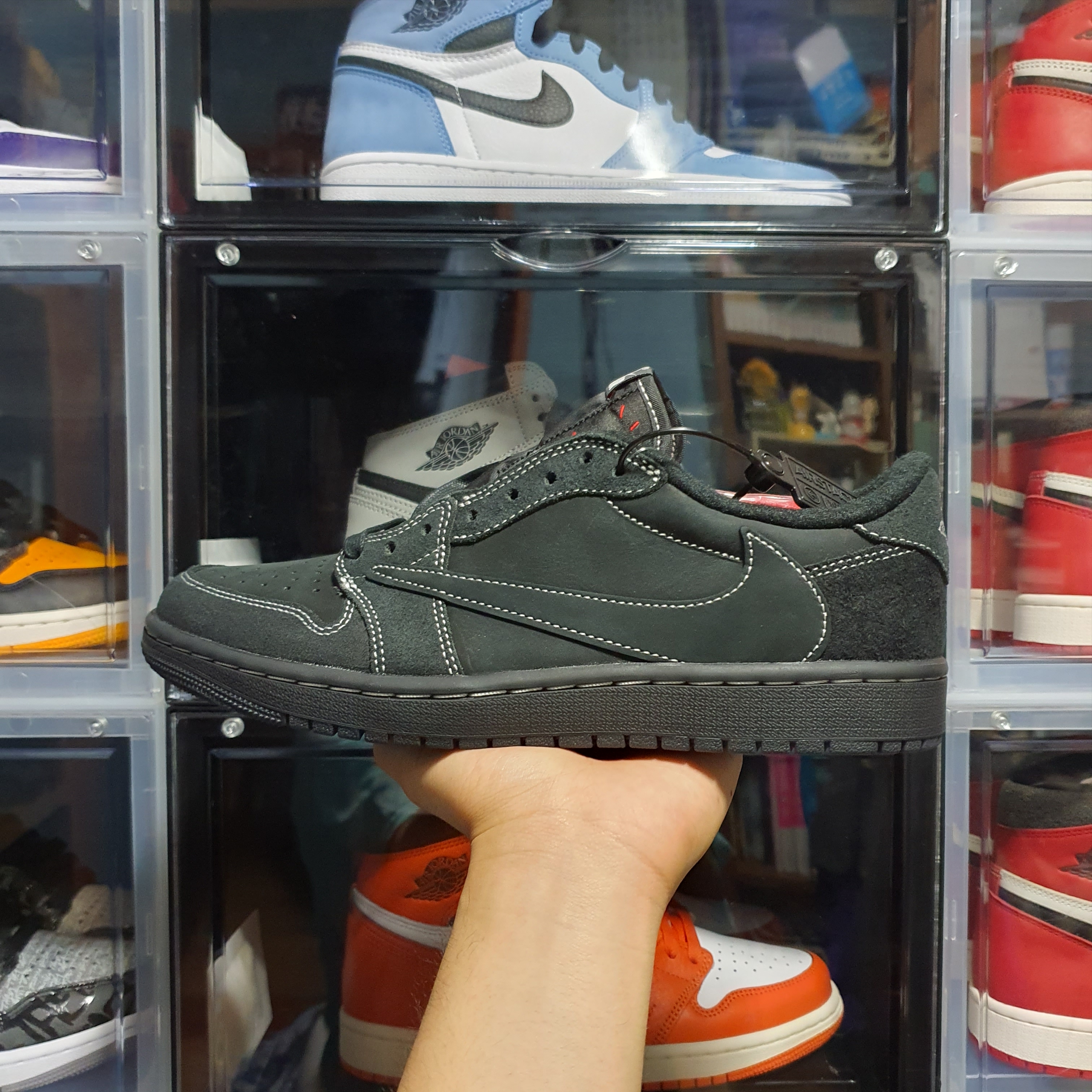 Jordan 1 x Travis Scott Retro Low OG SP Black Phantom 착용 스타일