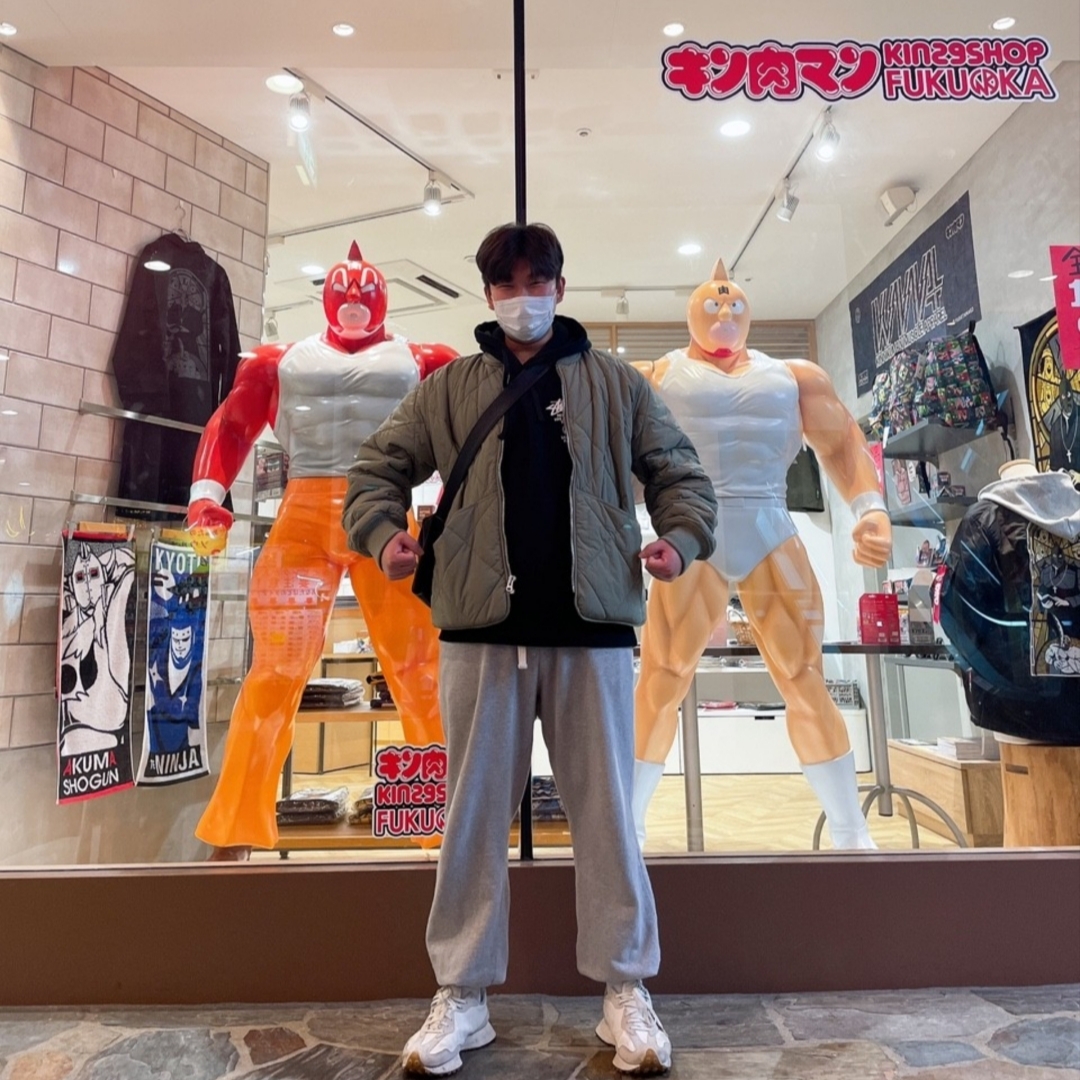 (W) New Balance x Staud 327 Moonbeam, Stussy World Tour Hoodie Black 2022 착용 스타일