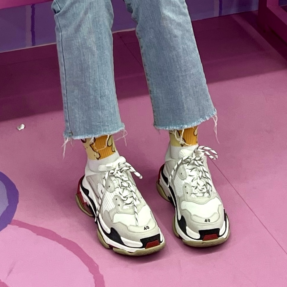 Balenciaga Triple S Silver Red 2018 착용 스타일 - 2