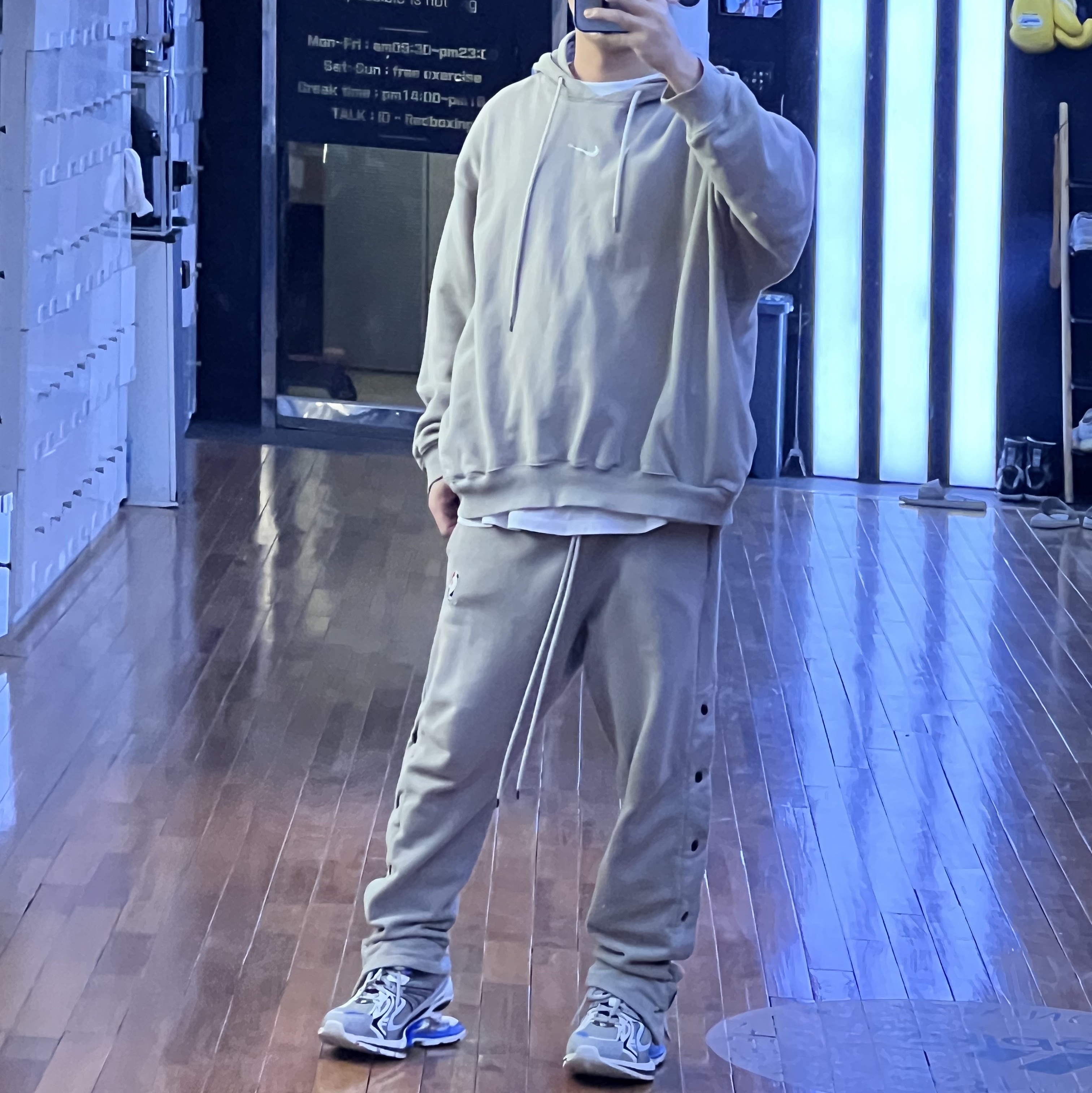 Nike x Fear of God Warm Up Pants Dust, Nike x Fear of God Double Hood Hoodie Dust Sail 착용 스타일