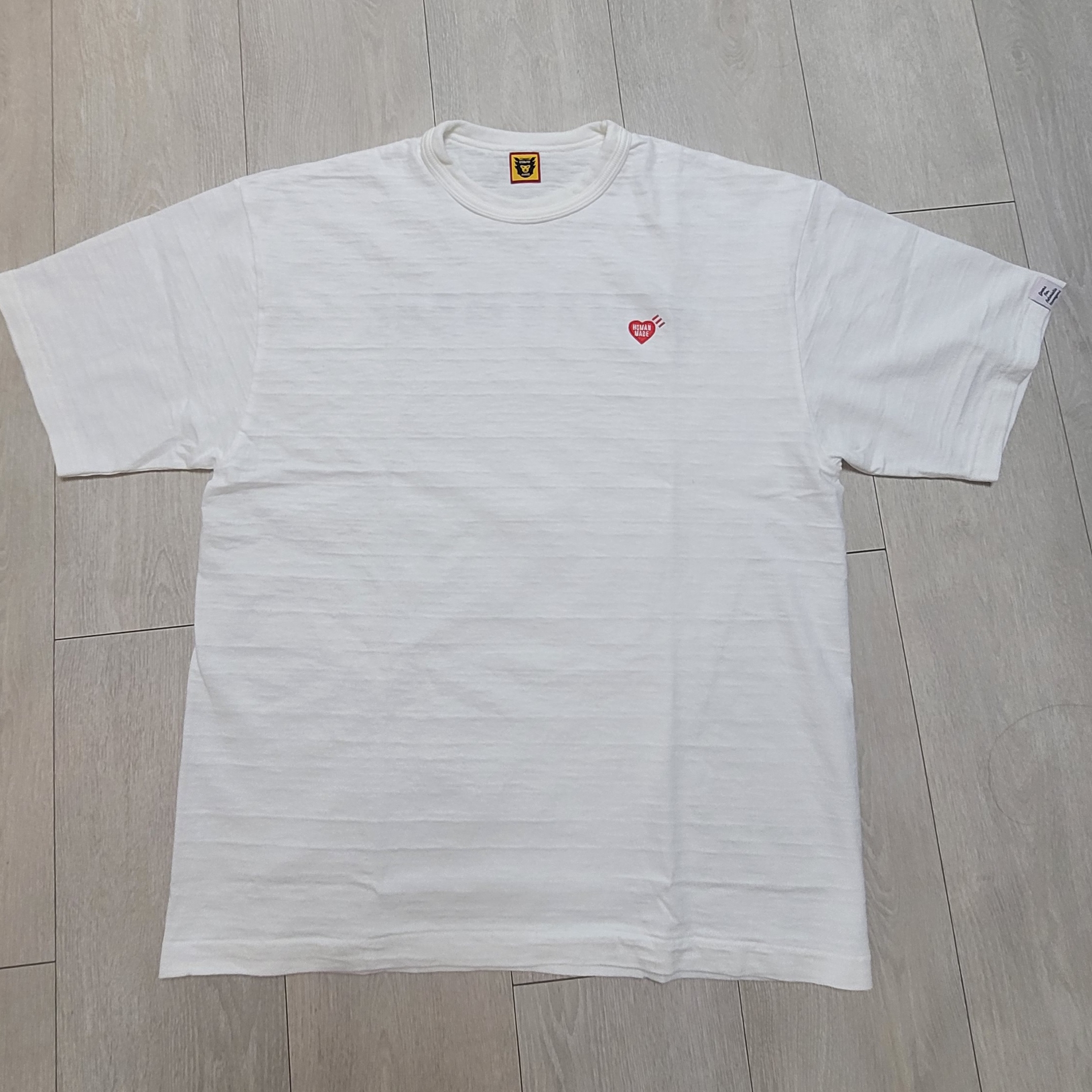 Human Made Heart Badge T-Shirt White 착용 스타일 - 1