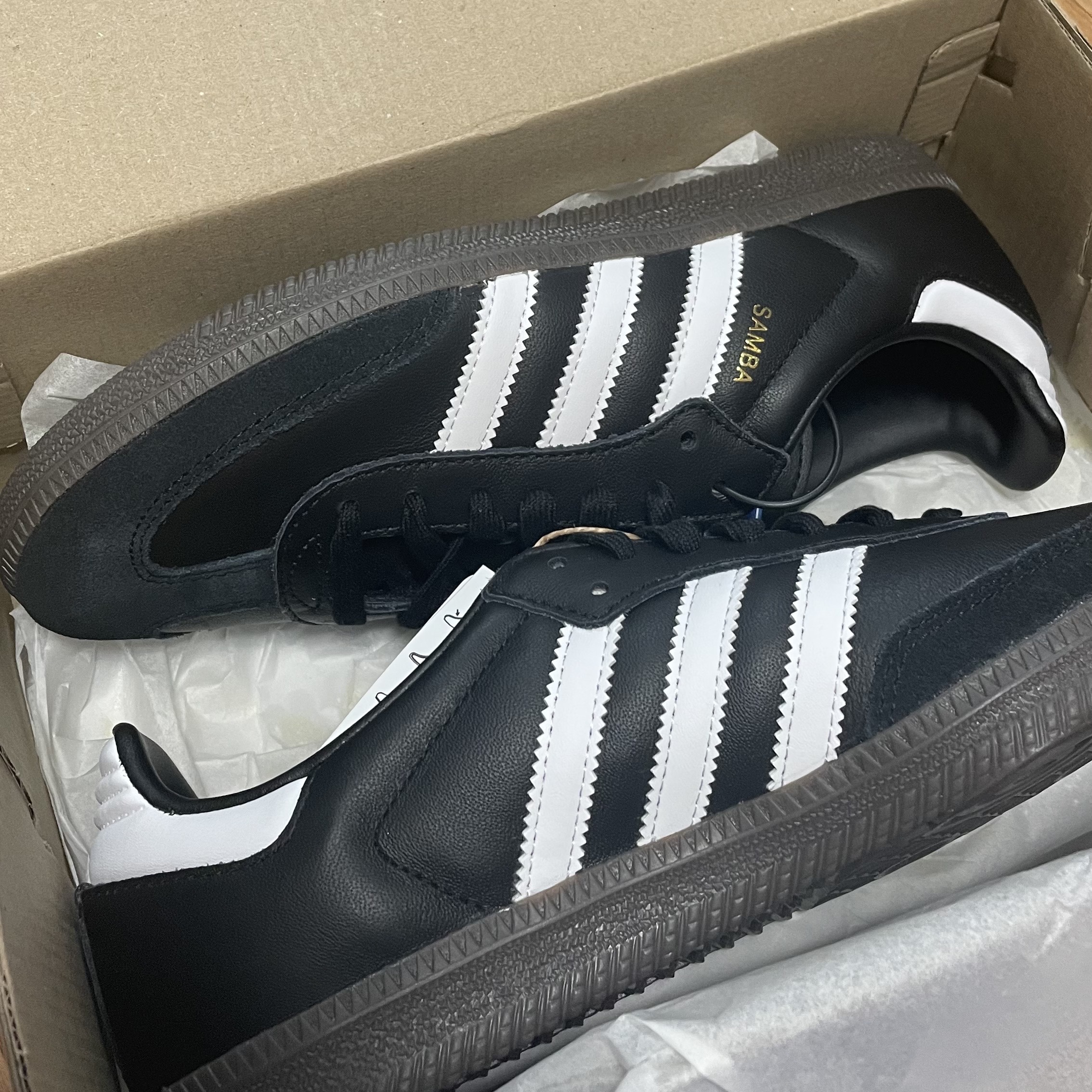 Adidas Samba OG Black White Gum 착용 스타일