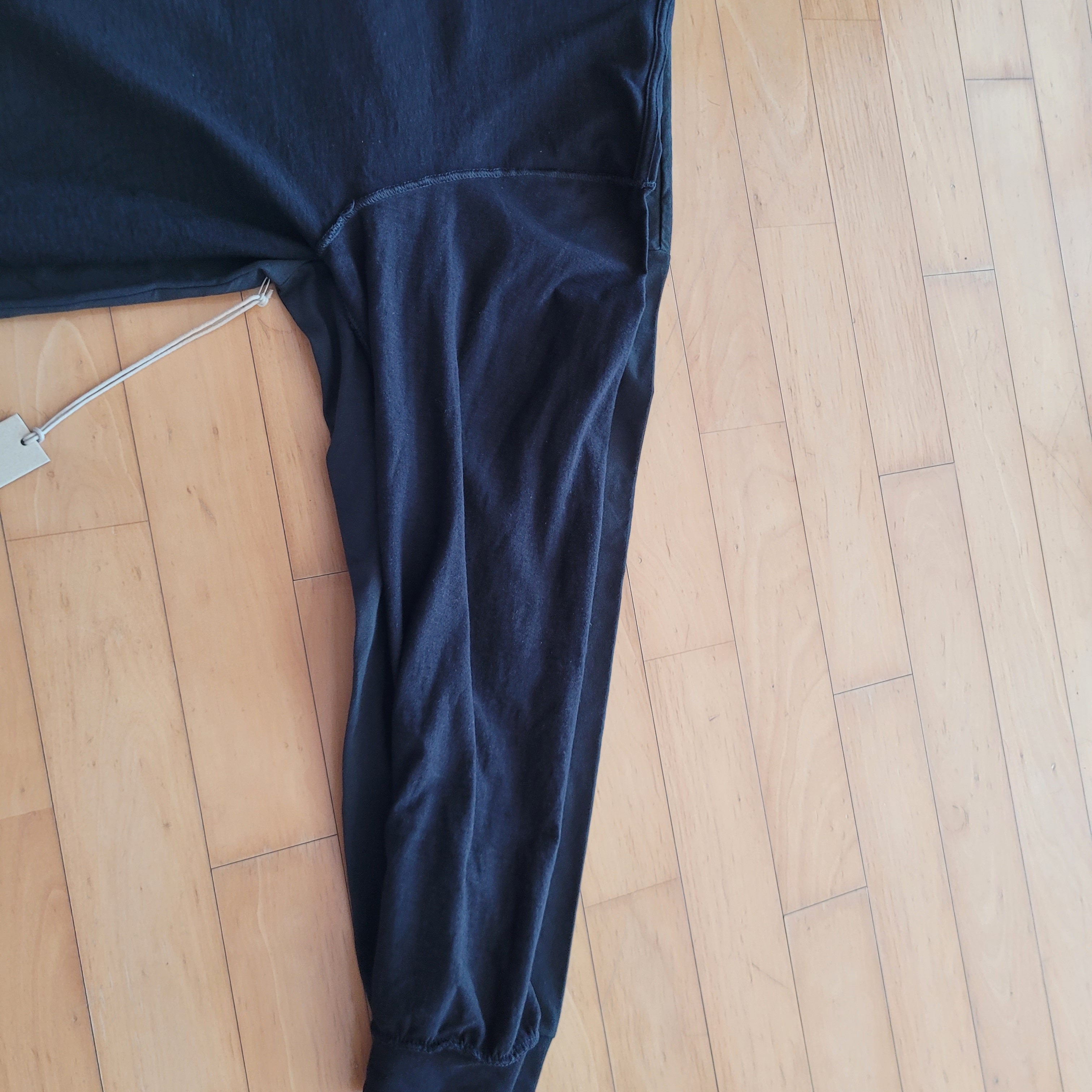Essentials The Core Collection Long Sleeve T-Shirt Stretch Limo 착용 스타일 - 2