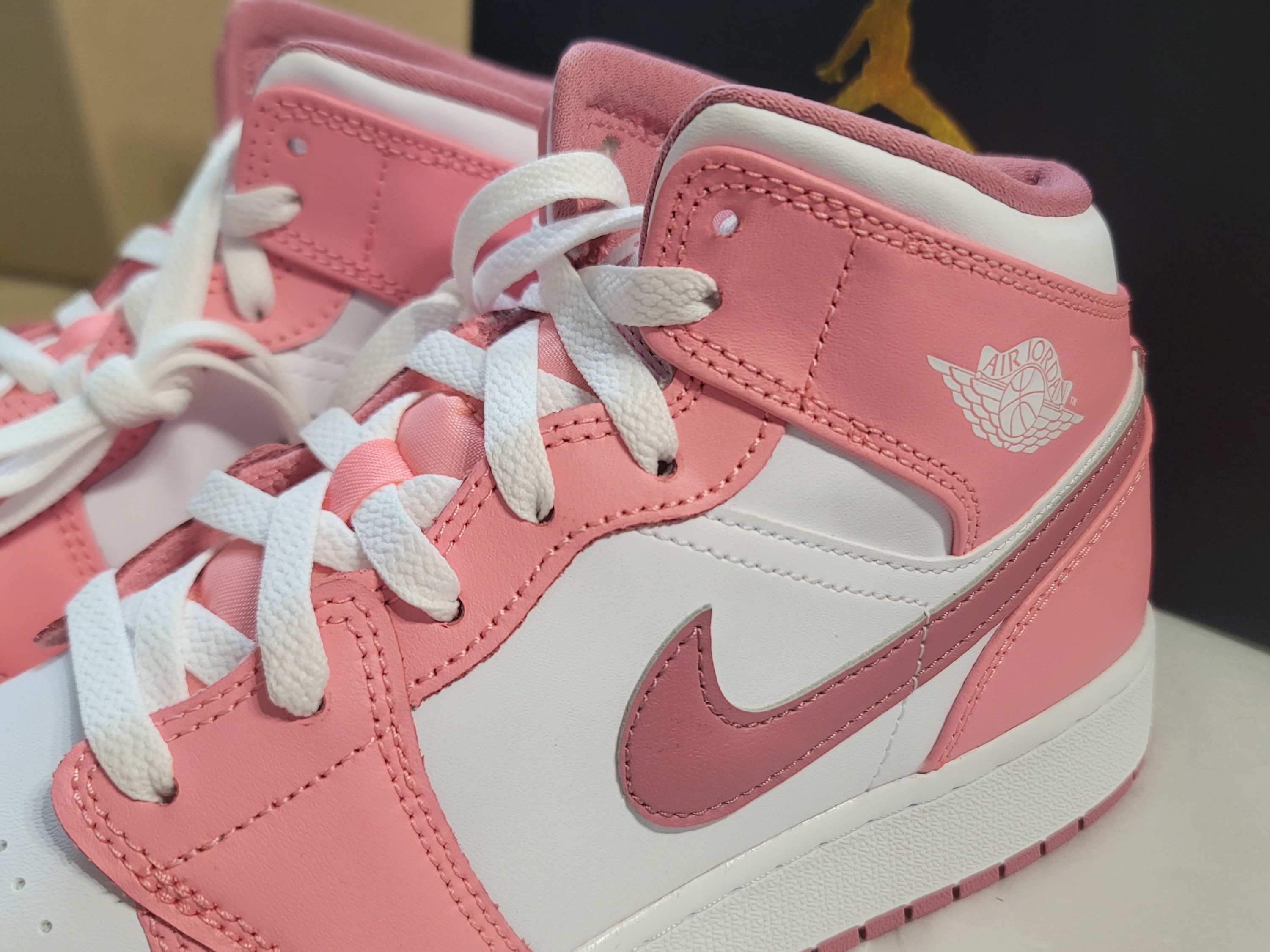 (GS) Jordan 1 Mid Coral Chalk Desert Berry 착용 스타일 - 1