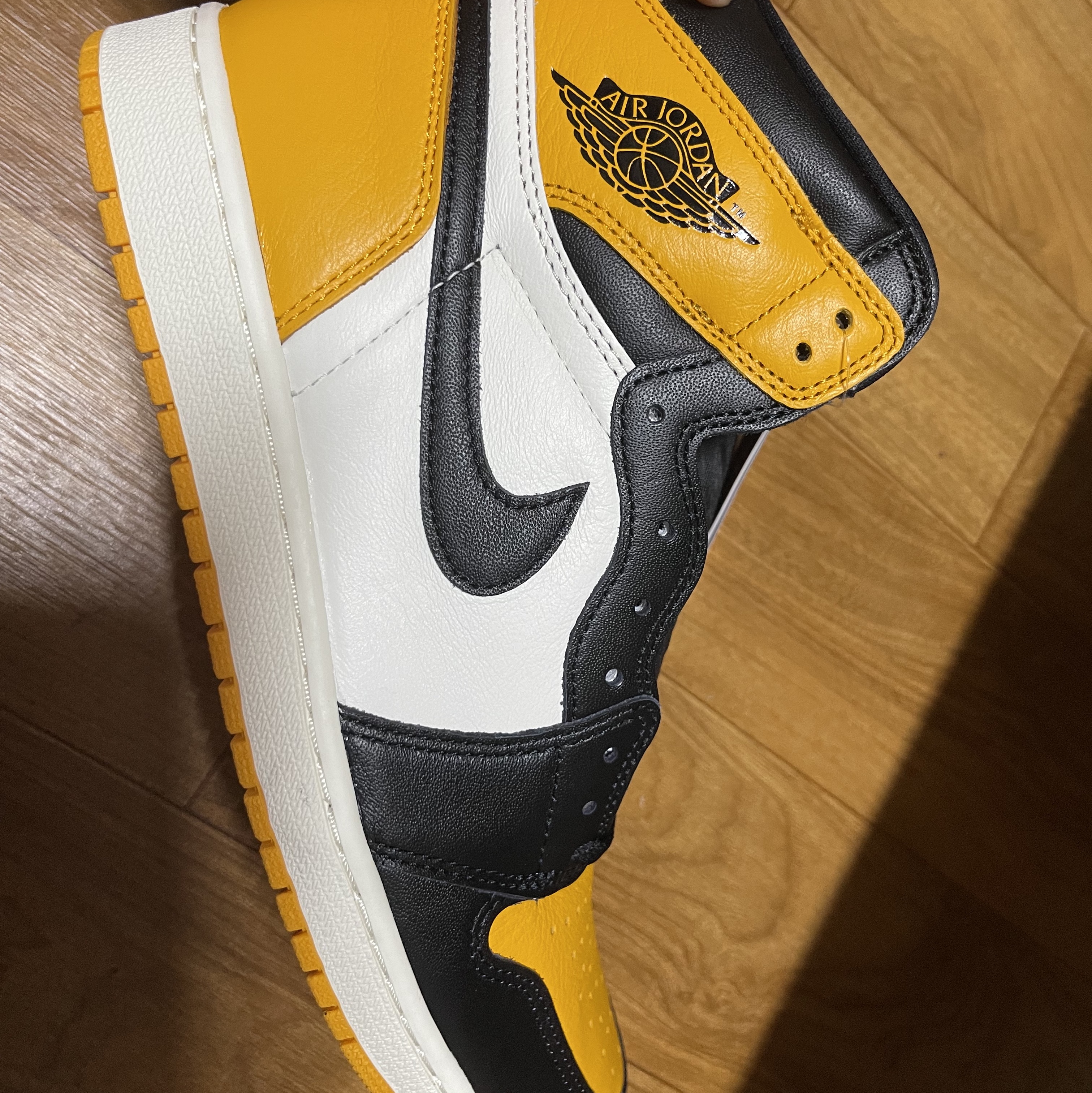 Jordan 1 Retro High OG Taxi 착용 스타일 - 1