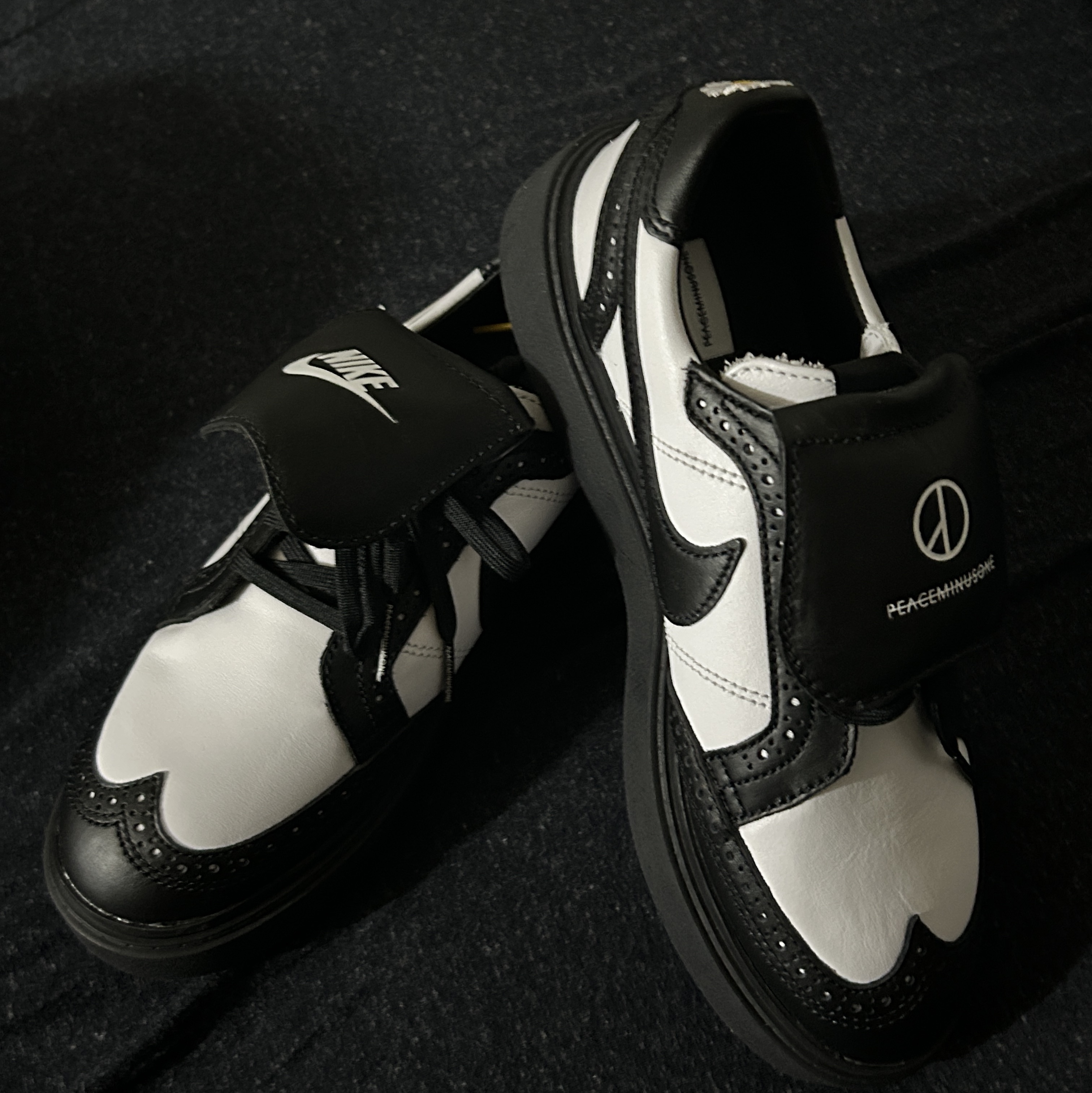 Nike x Peaceminusone Kwondo1 Black and White 착용 스타일 - 3