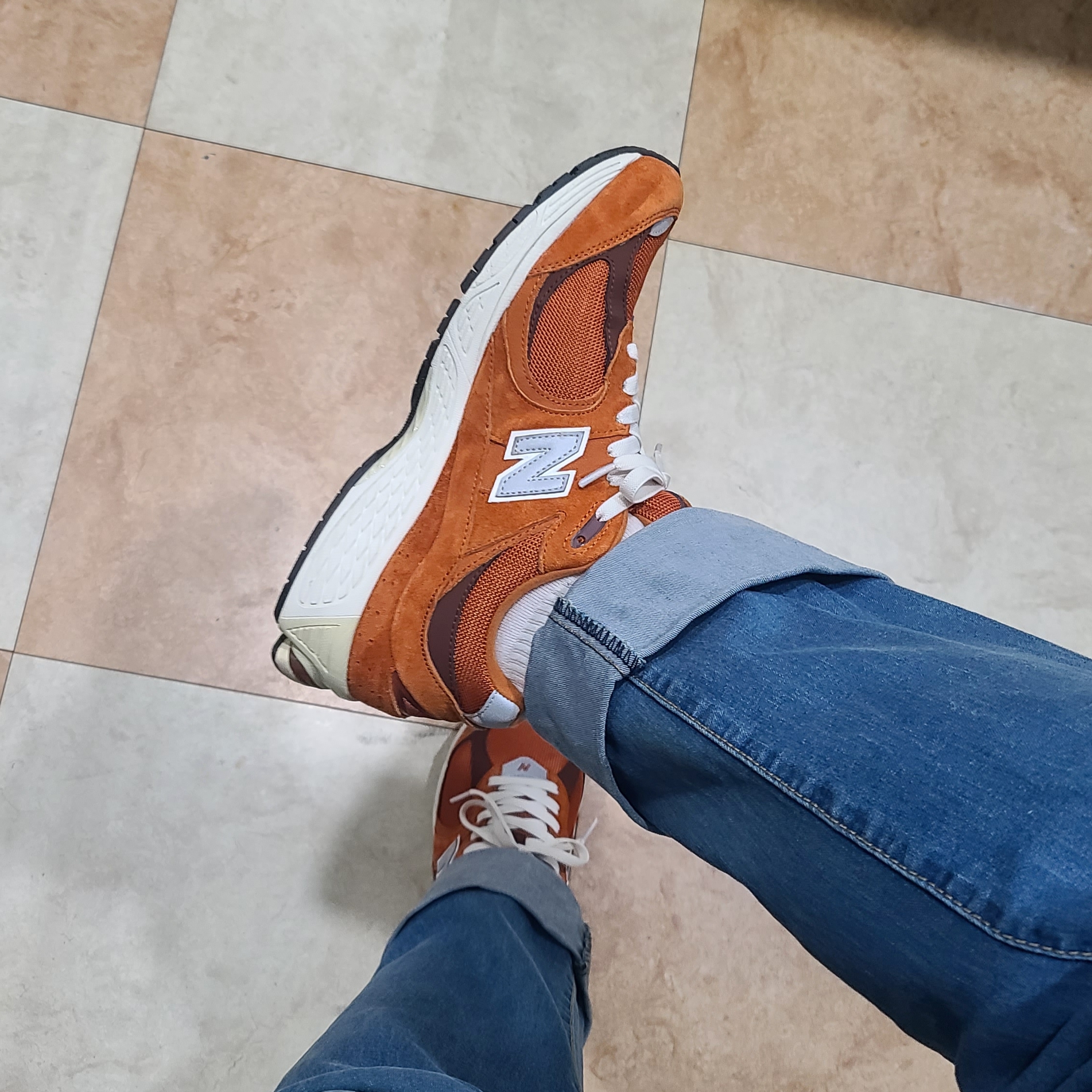 New Balance 2002R Rust Oxide 착용 스타일