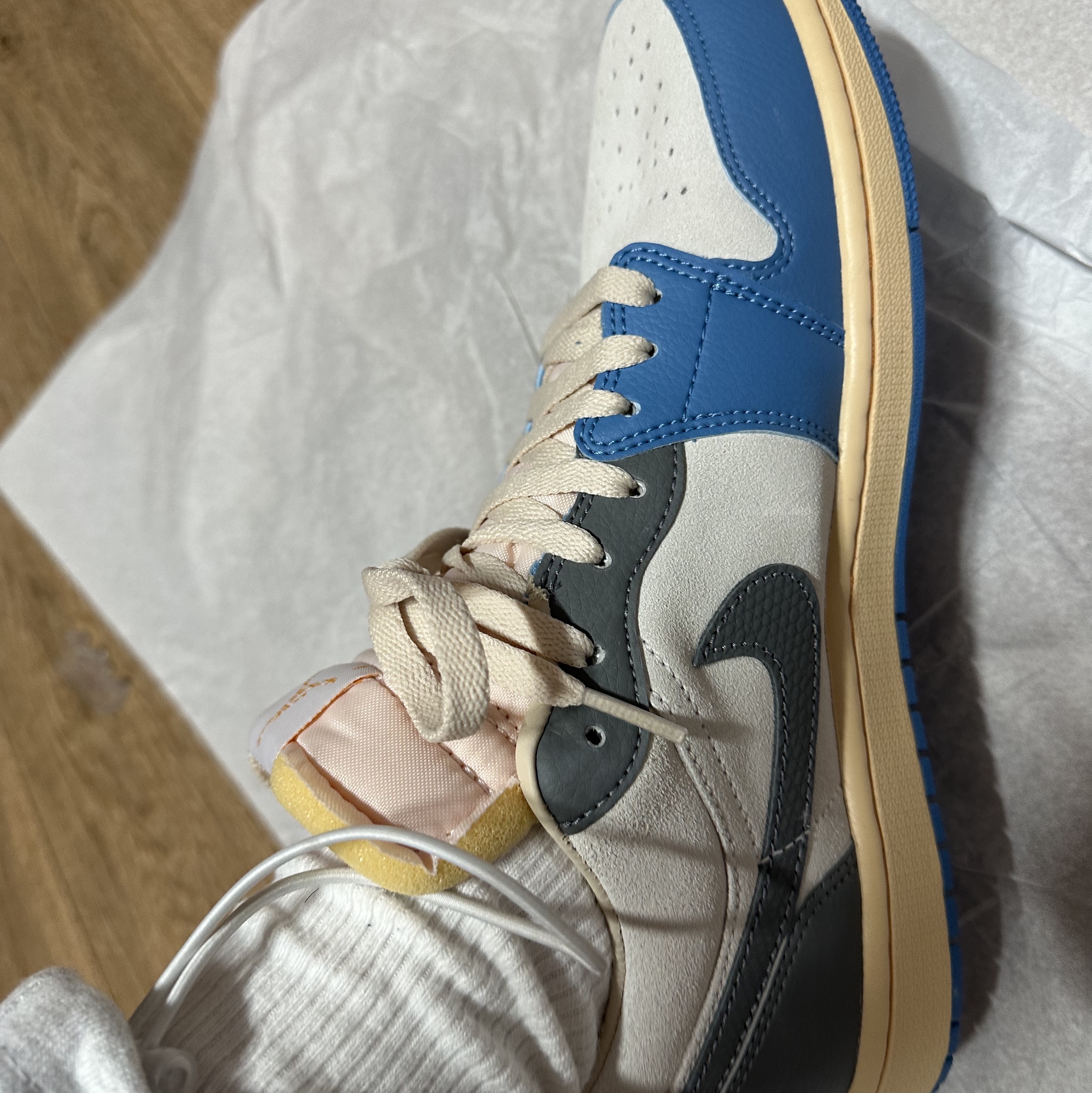 Jordan 1 Low SE Tokyo 96 착용 스타일 - 3