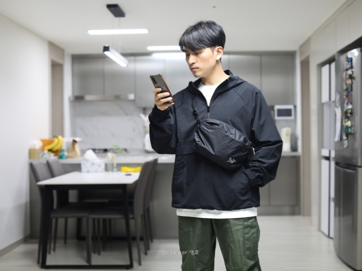 Arc'teryx Heliad 6 Crossbody Bag Black 착용 스타일 - 1