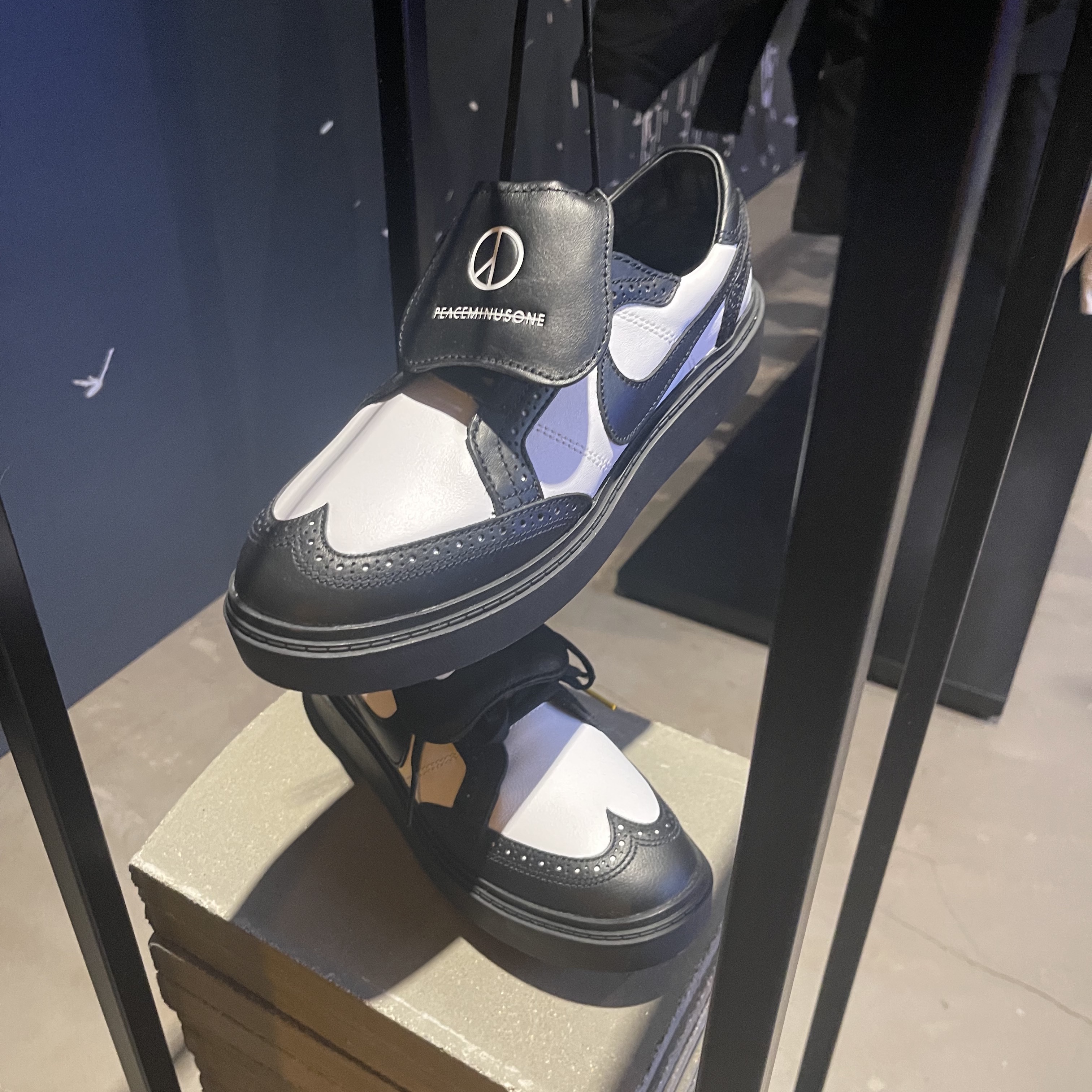 Nike x Peaceminusone Kwondo1 Black and White 착용 스타일 - 2