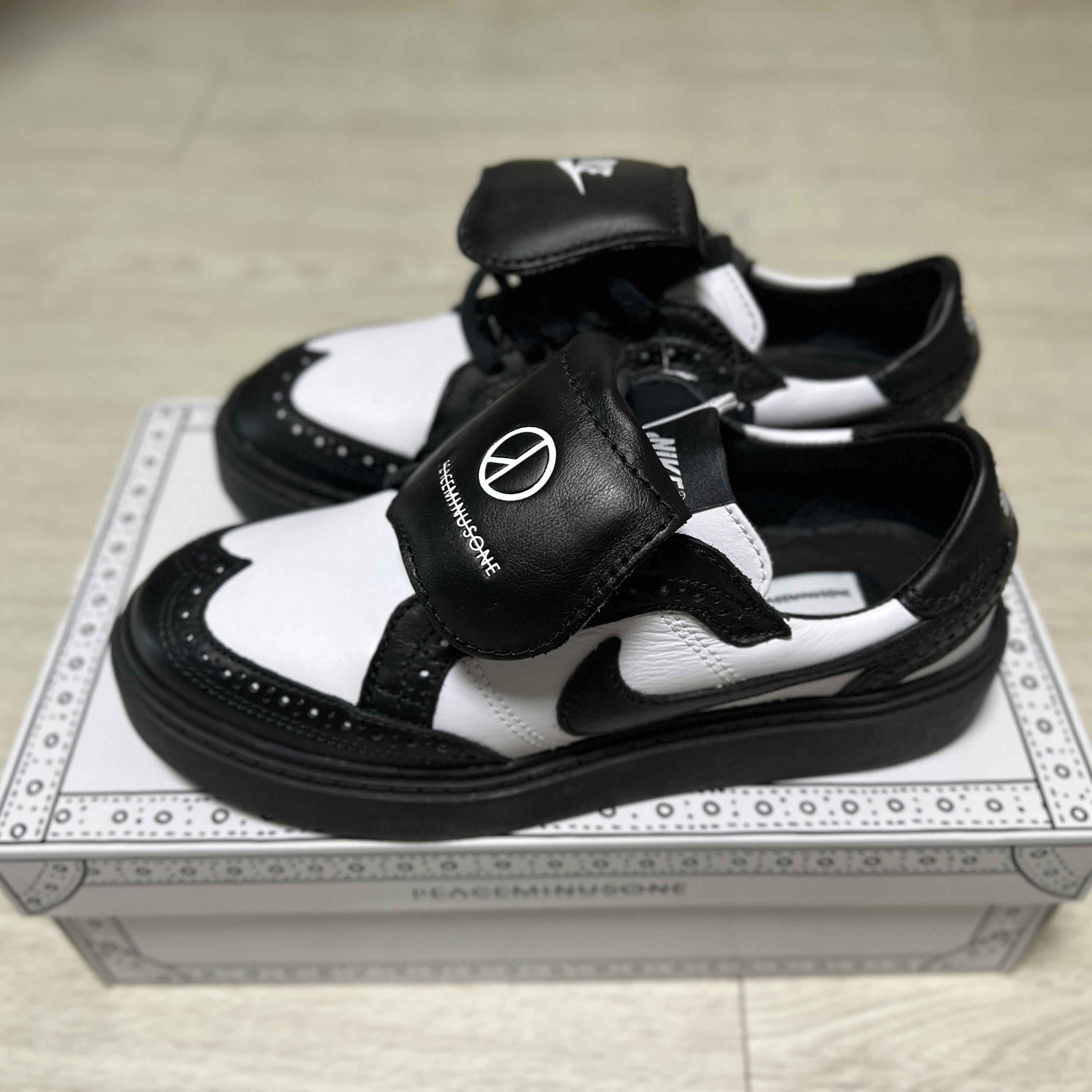Nike x Peaceminusone Kwondo1 Black and White 착용 스타일 - 1