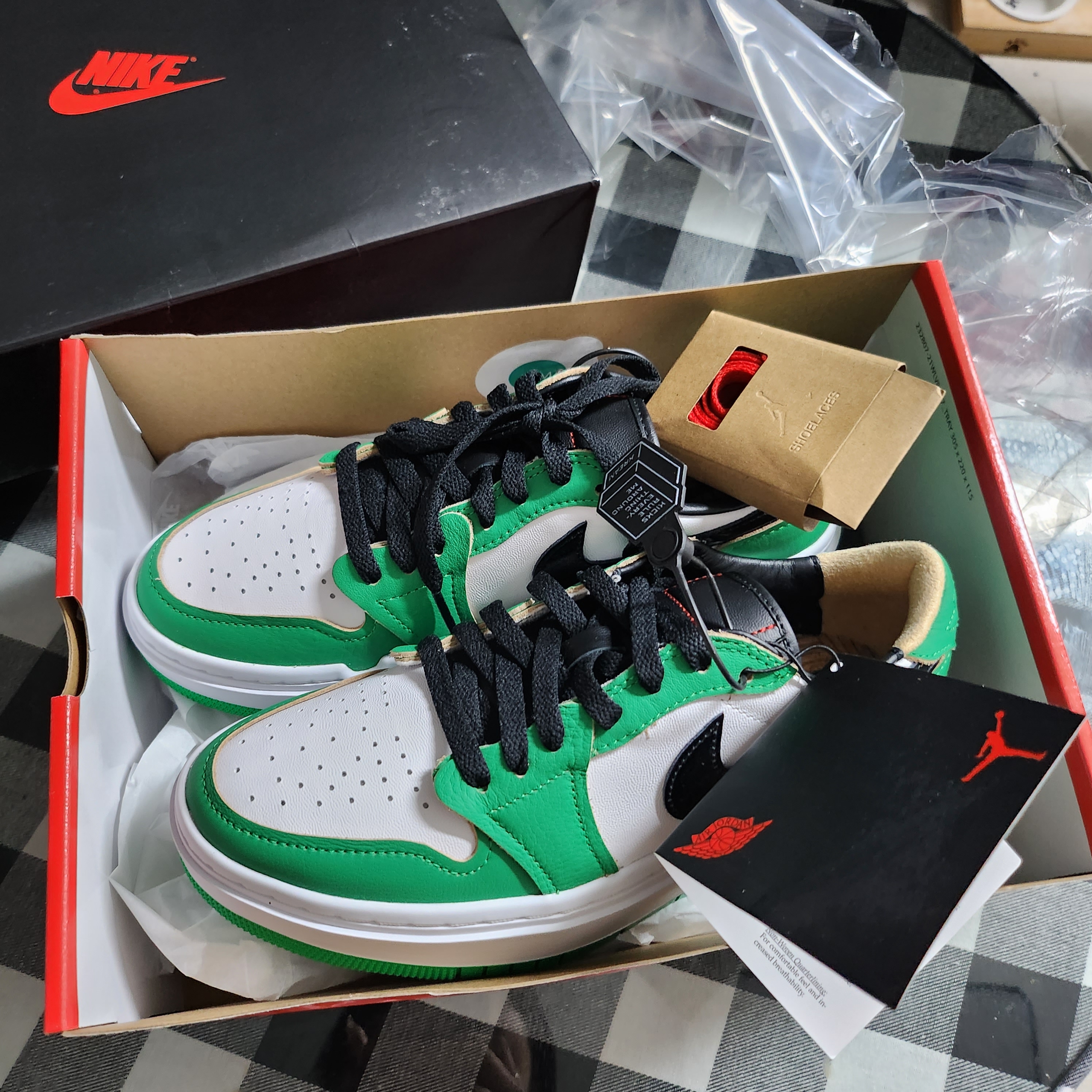 (W) Jordan 1 Elevate Low SE Lucky Green 착용 스타일 - 2