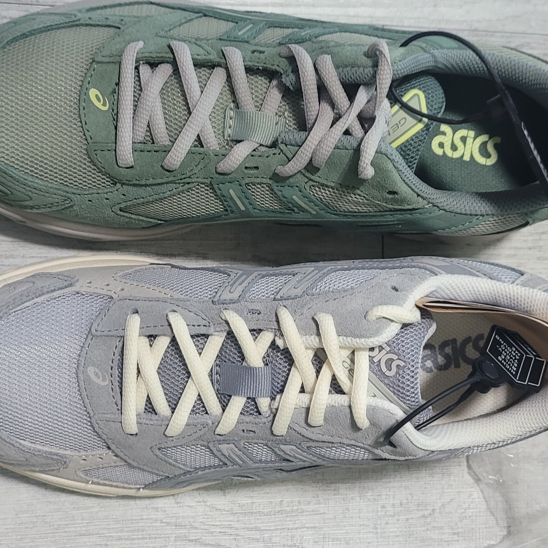 Asics Gel-1130 Olive Grey Ivy 착용 스타일 - 2