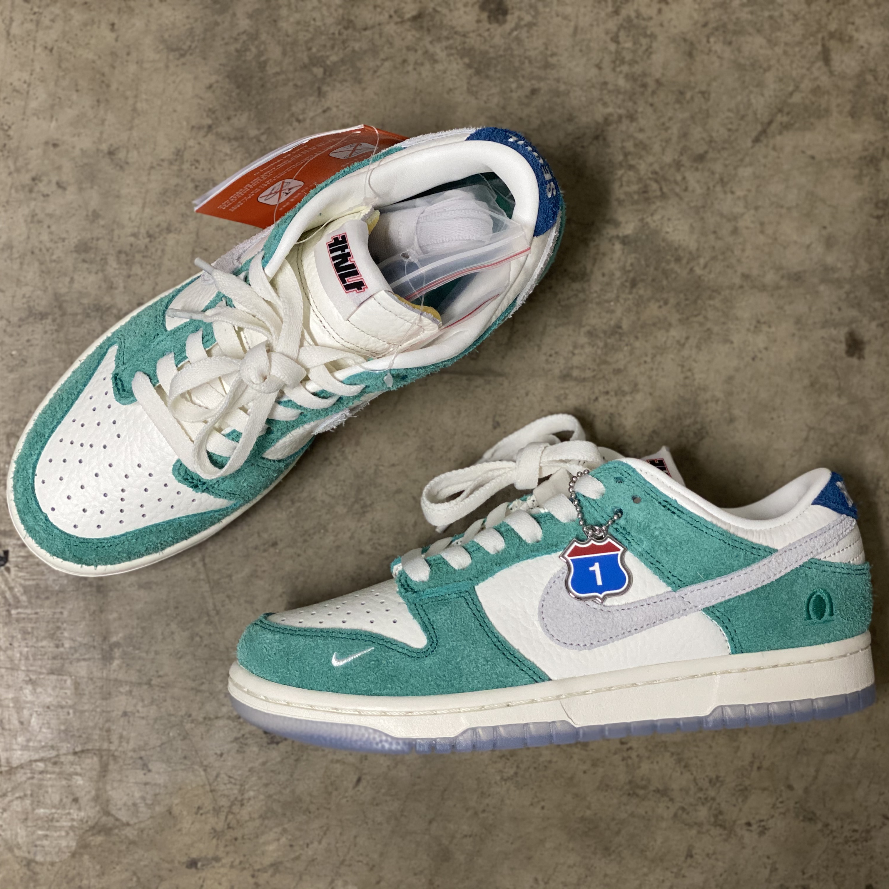 Nike x Kasina Dunk Low Road Sign - Kasina Exclusive 착용 스타일 - 3