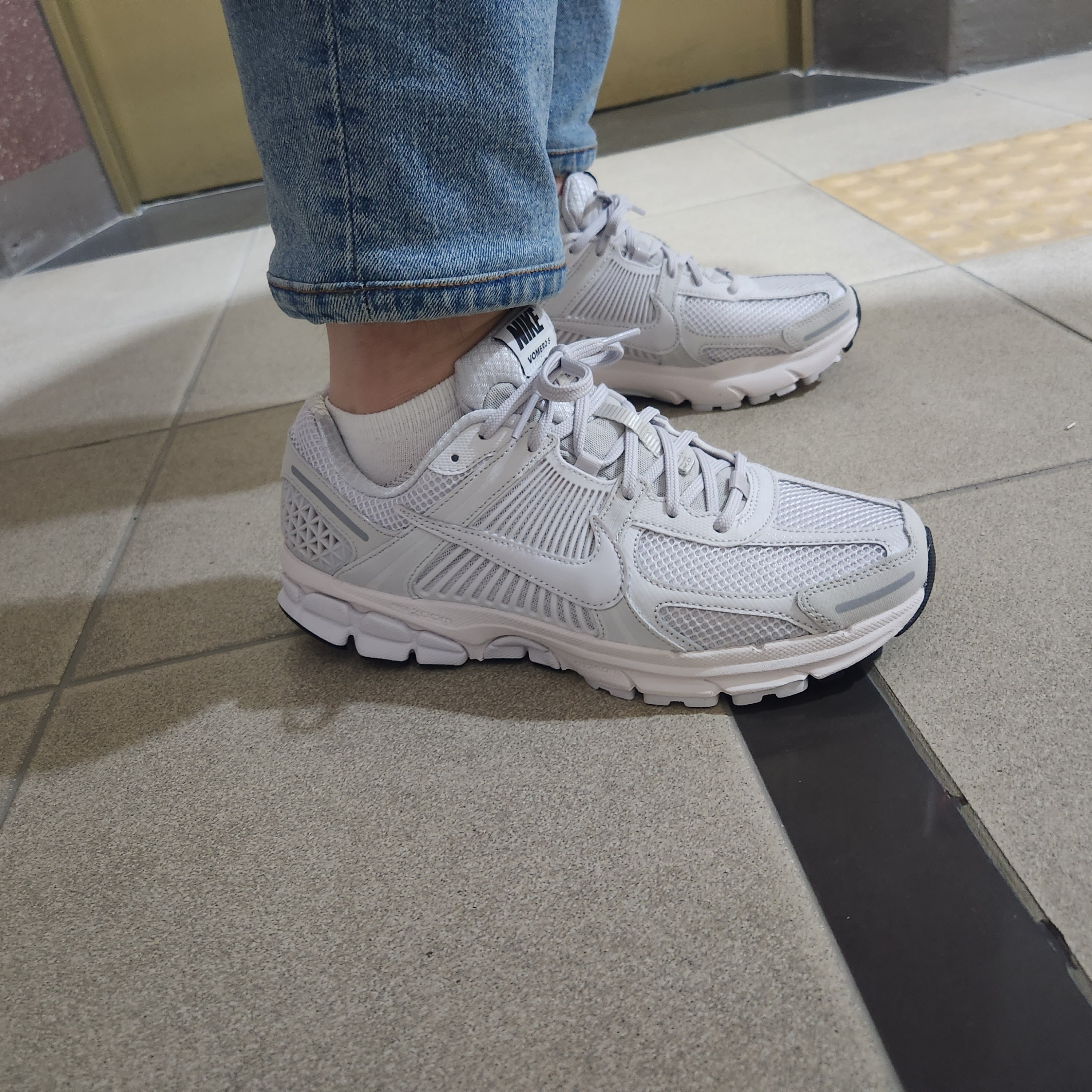 Nike Zoom Vomero 5 SP Vast Grey 2023 착용 스타일