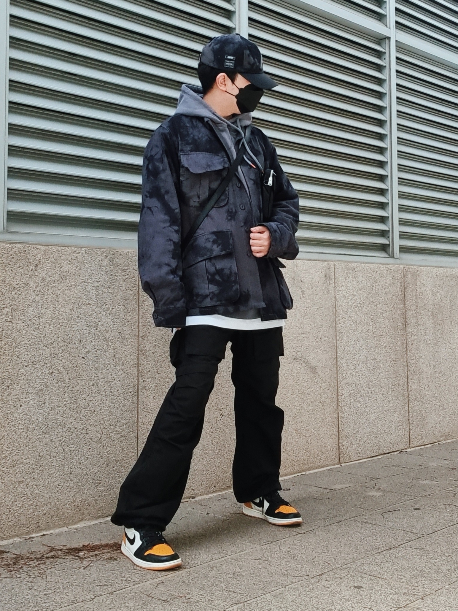 Palace x Porter P Cap Black, Palace x Porter Tri-Ferg Hoodie Gray 착용 스타일 - 2