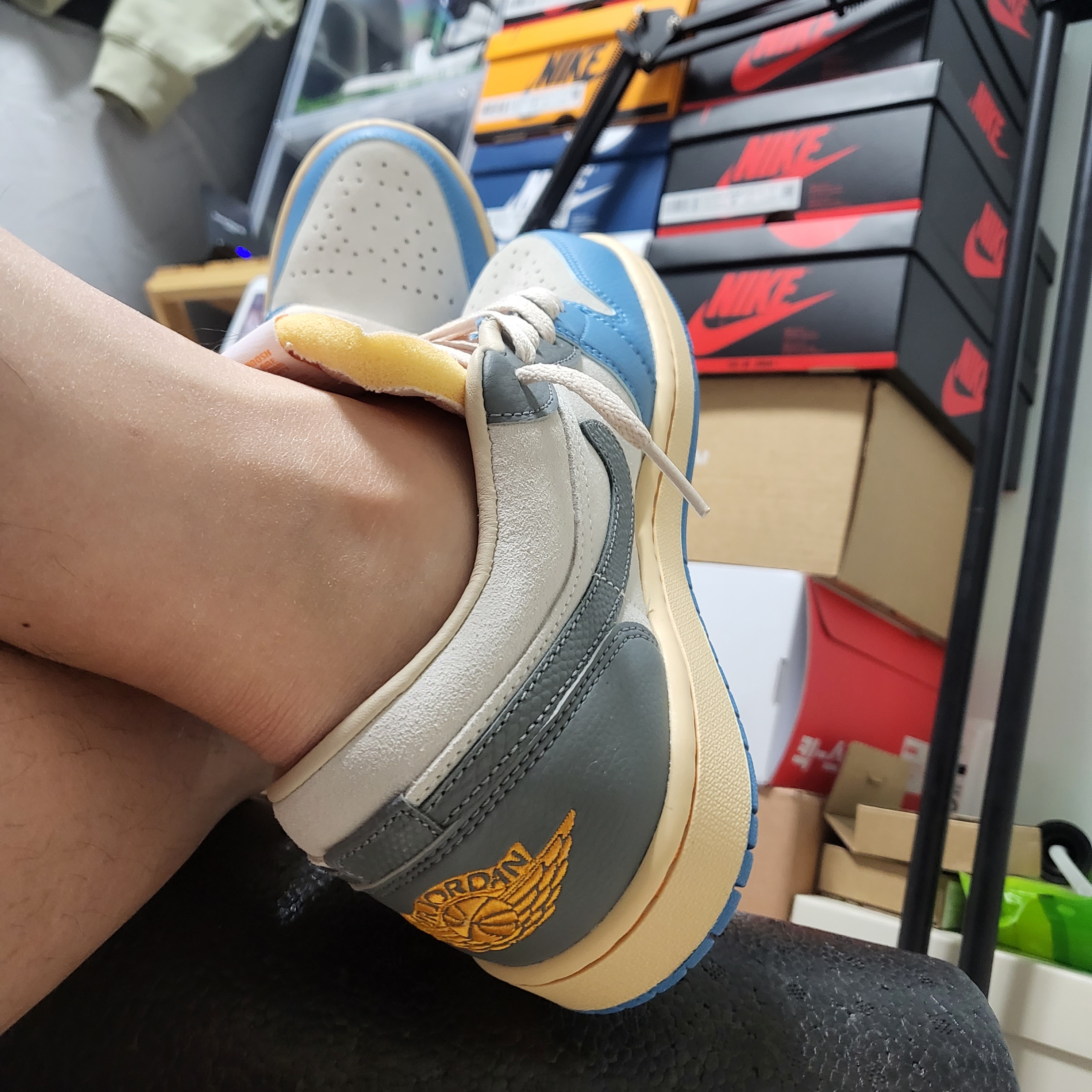Jordan 1 Low SE Tokyo 96 착용 스타일 - 3