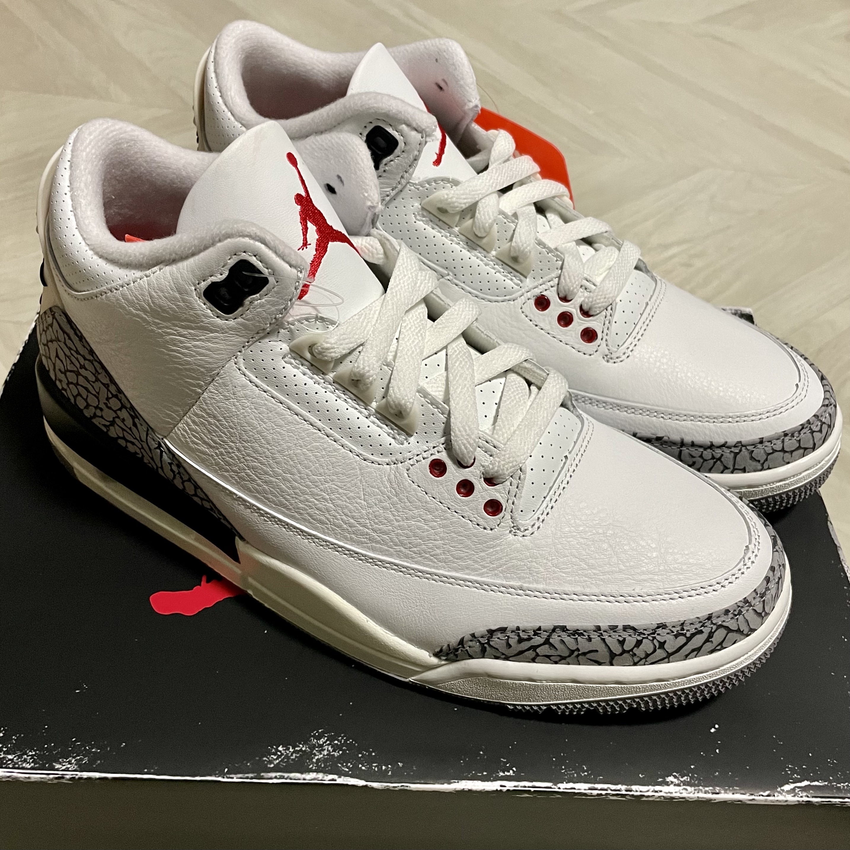 Jordan 3 Retro White Cement Reimagined 착용 스타일 - 2