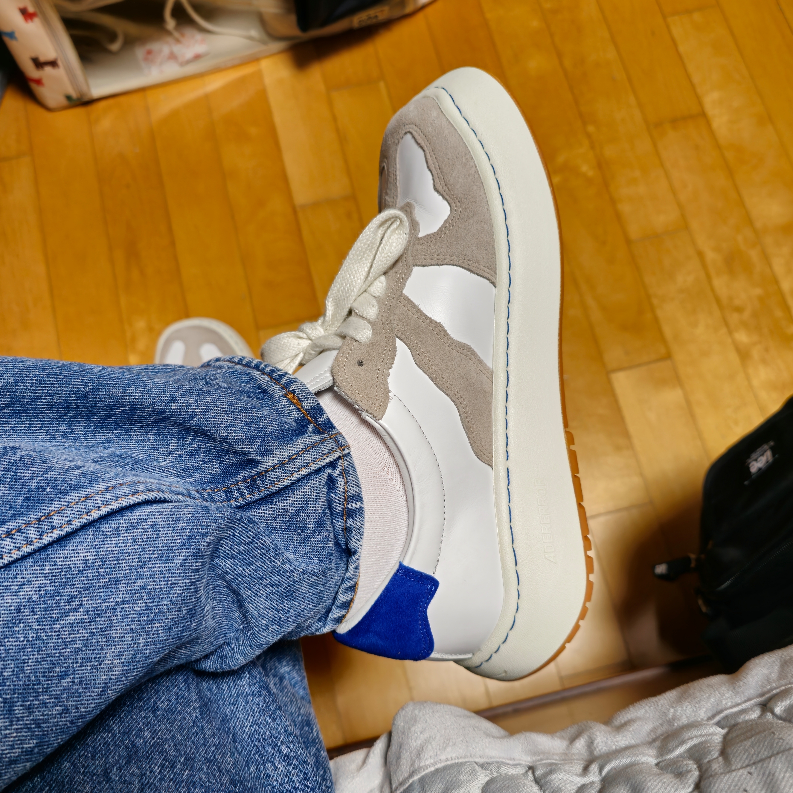 Ader Error Log; Baus Off White 착용 스타일
