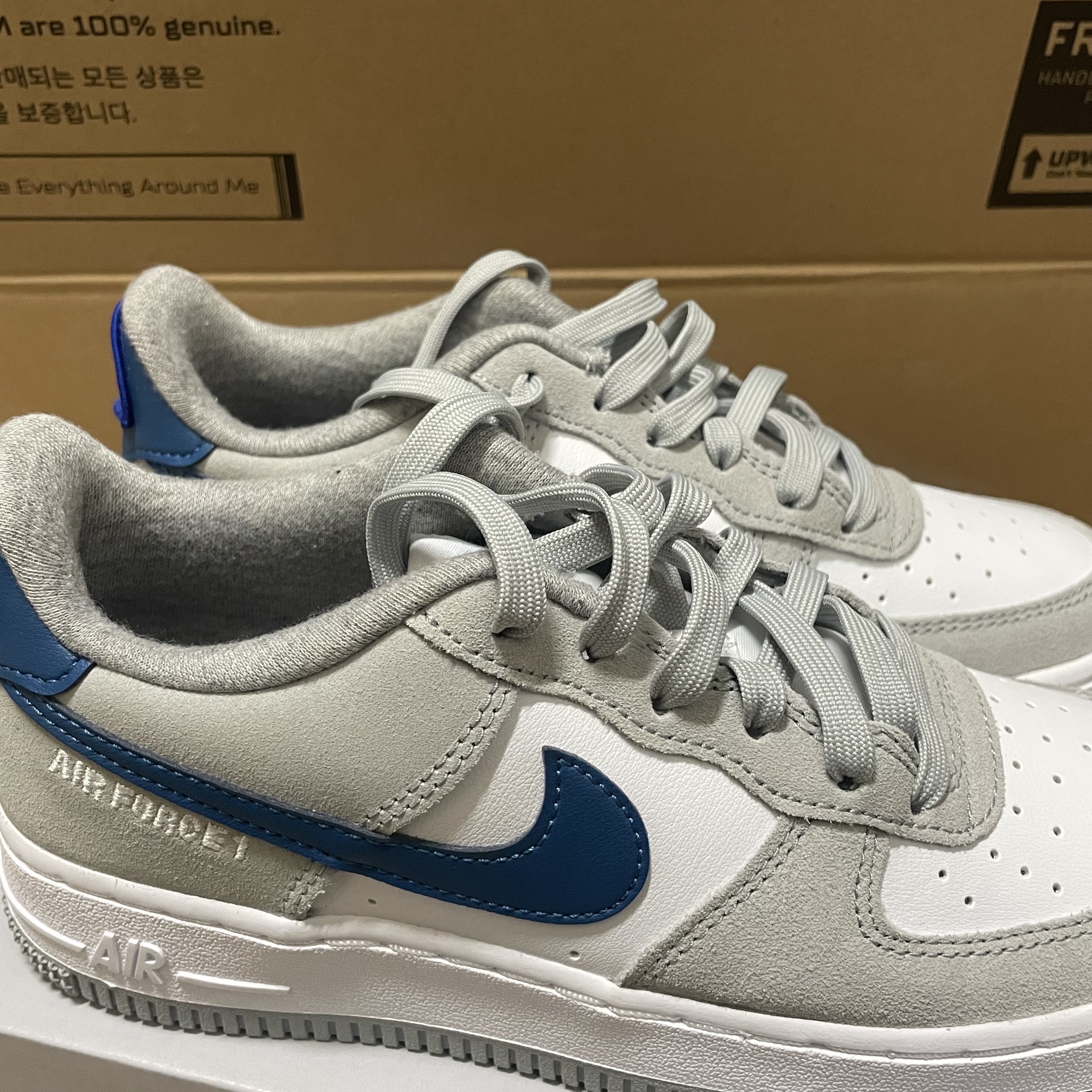 (GS) Nike Air Force 1 LV8 Athletic Club Light Smoke Grey Marina 착용 스타일