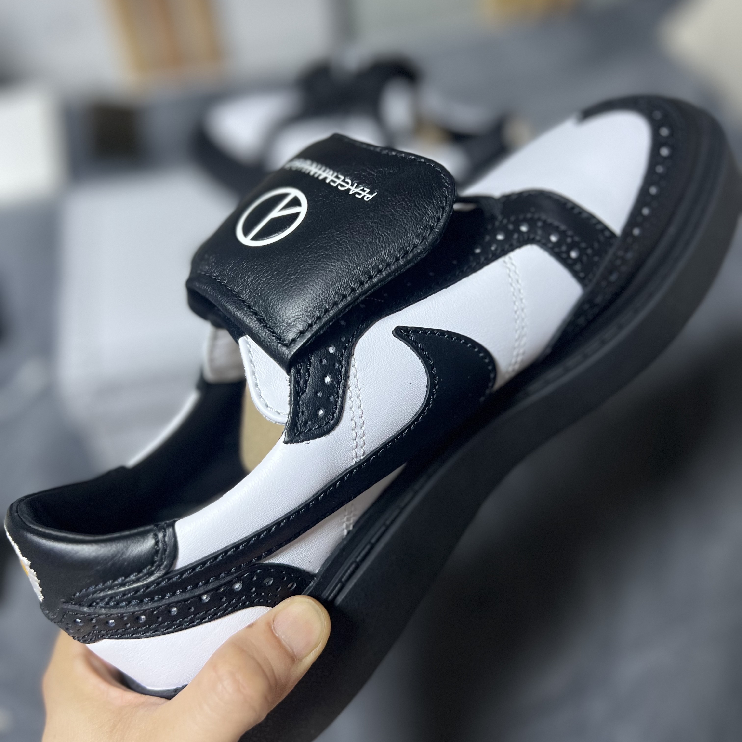 Nike x Peaceminusone Kwondo1 Black and White 착용 스타일 - 3