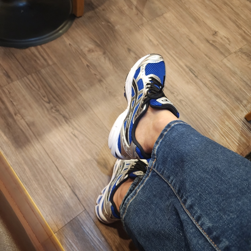 Asics Gel-Kayano 14 Monaco Blue Black 착용 스타일